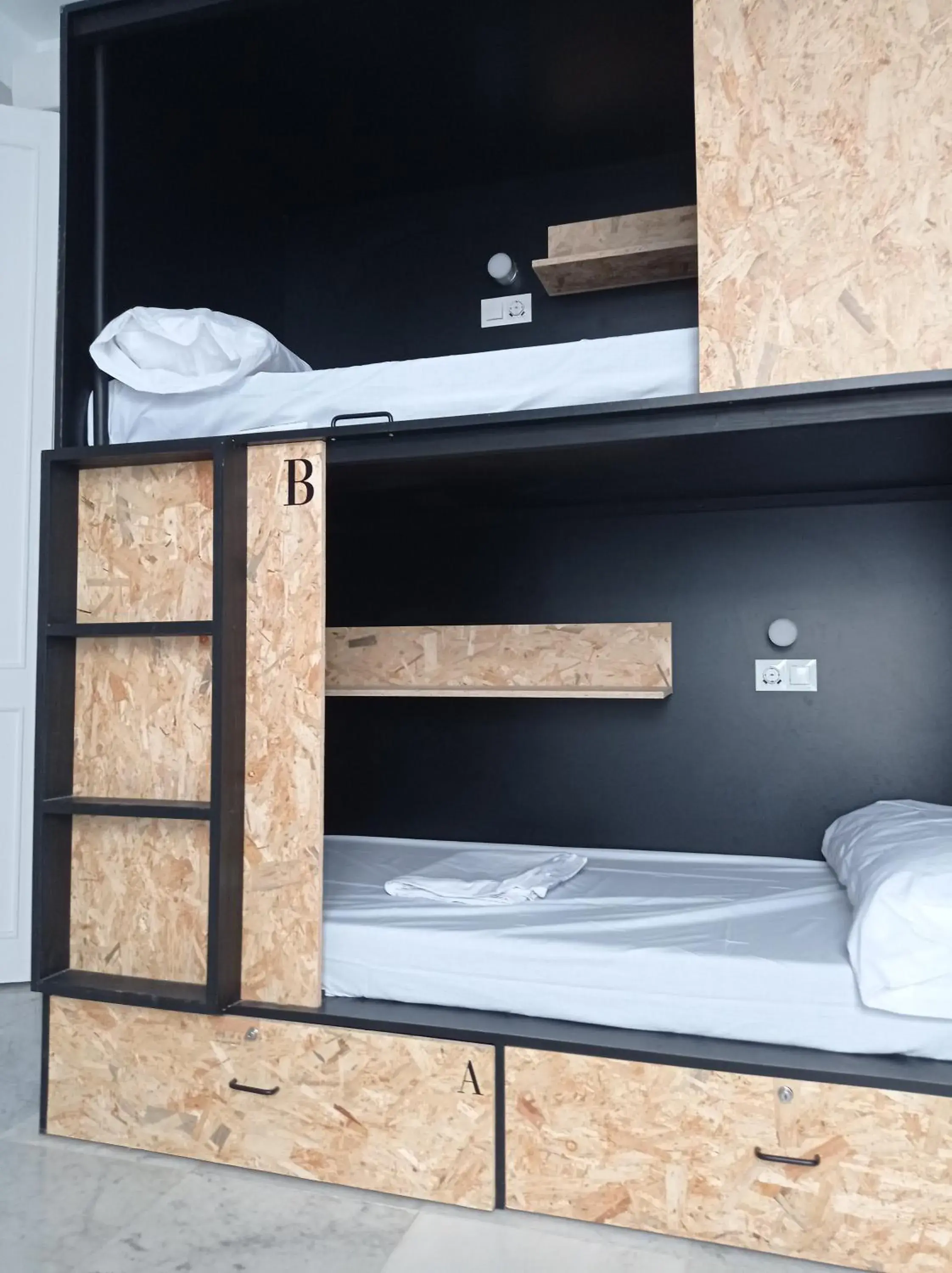 Bed, Bunk Bed in Planeta Cadiz Hostel