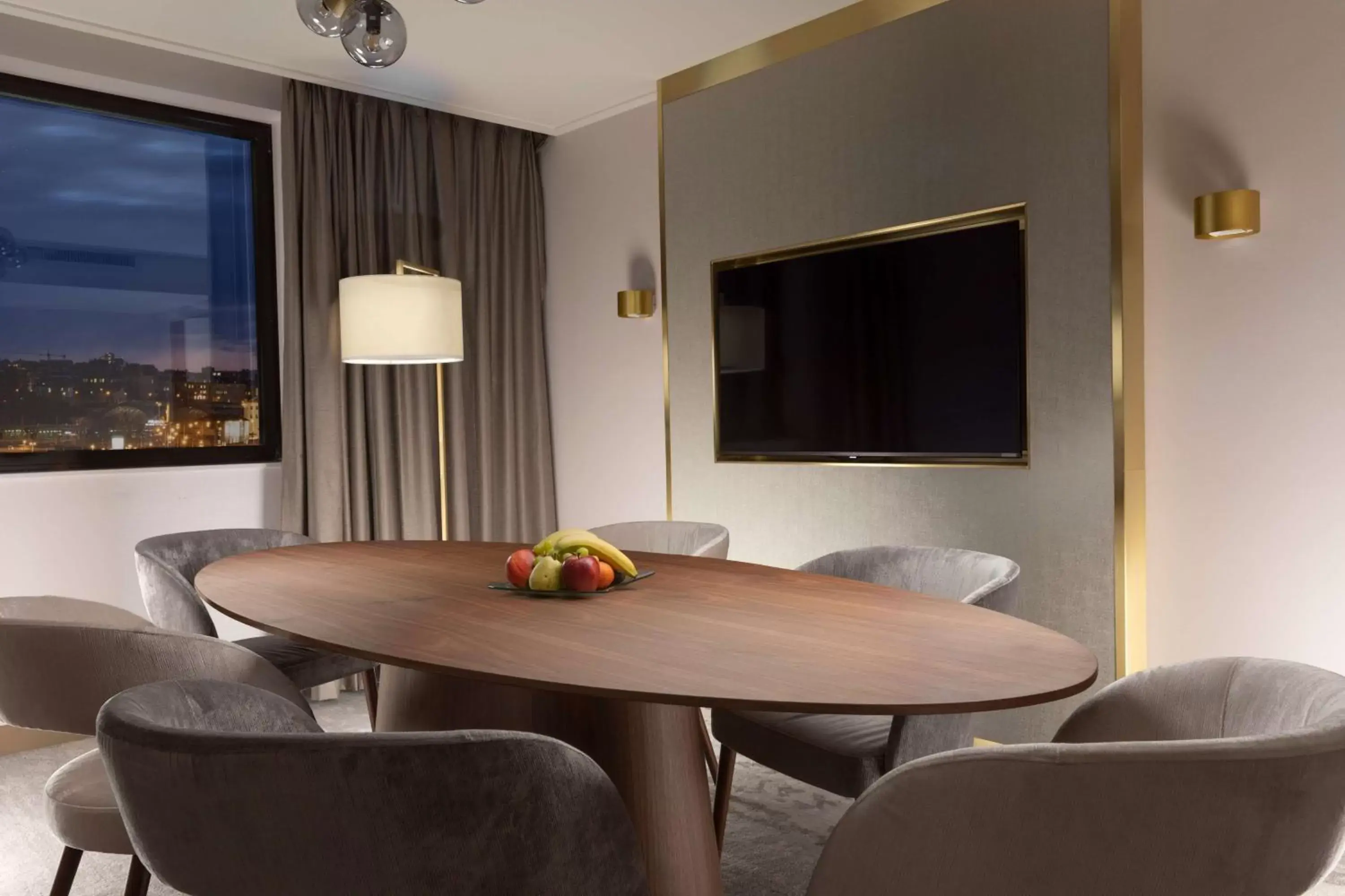 Living room, TV/Entertainment Center in Hilton Prague Hotel