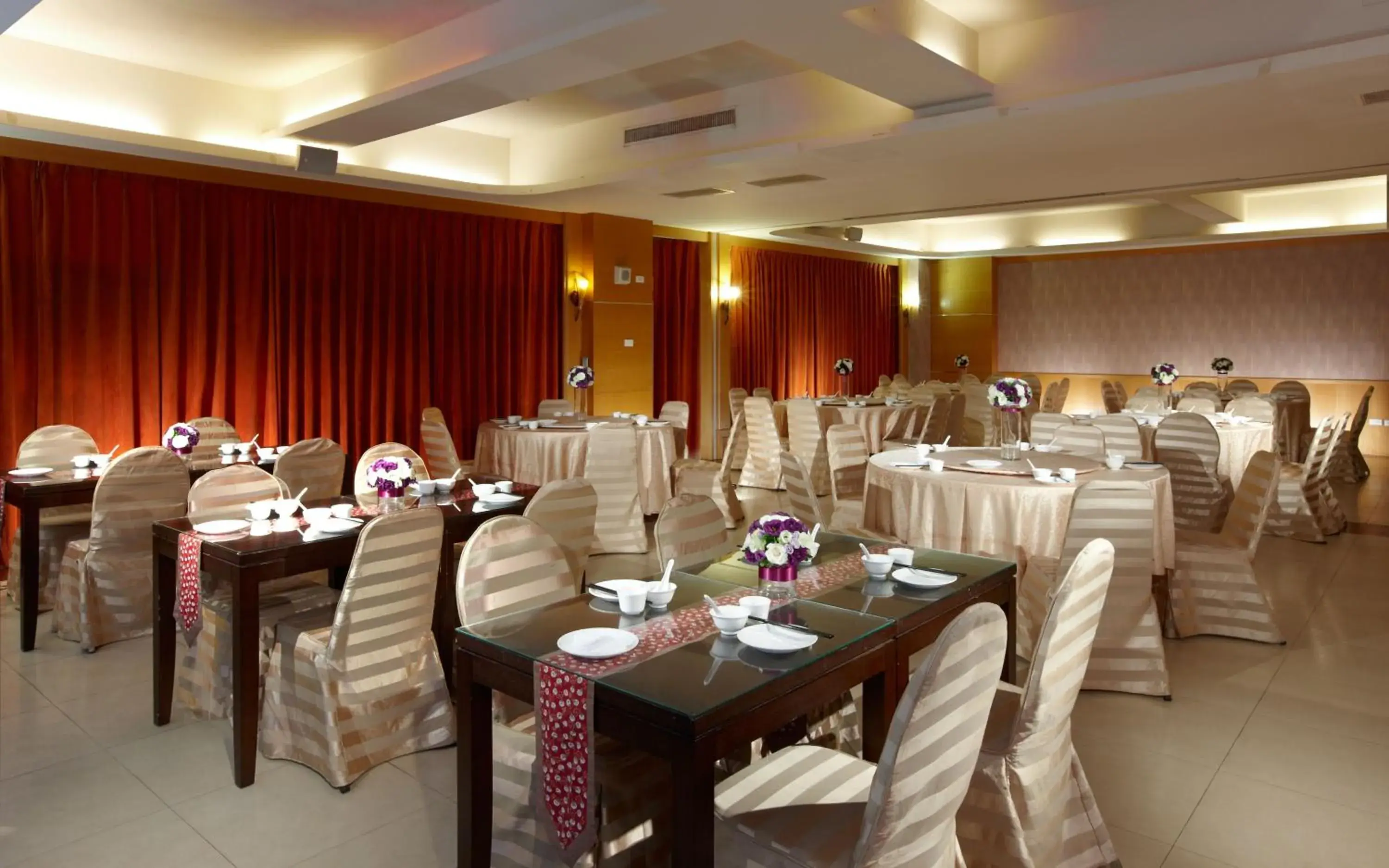 Restaurant/places to eat, Banquet Facilities in LIDO FORESTRY SPA RESORT