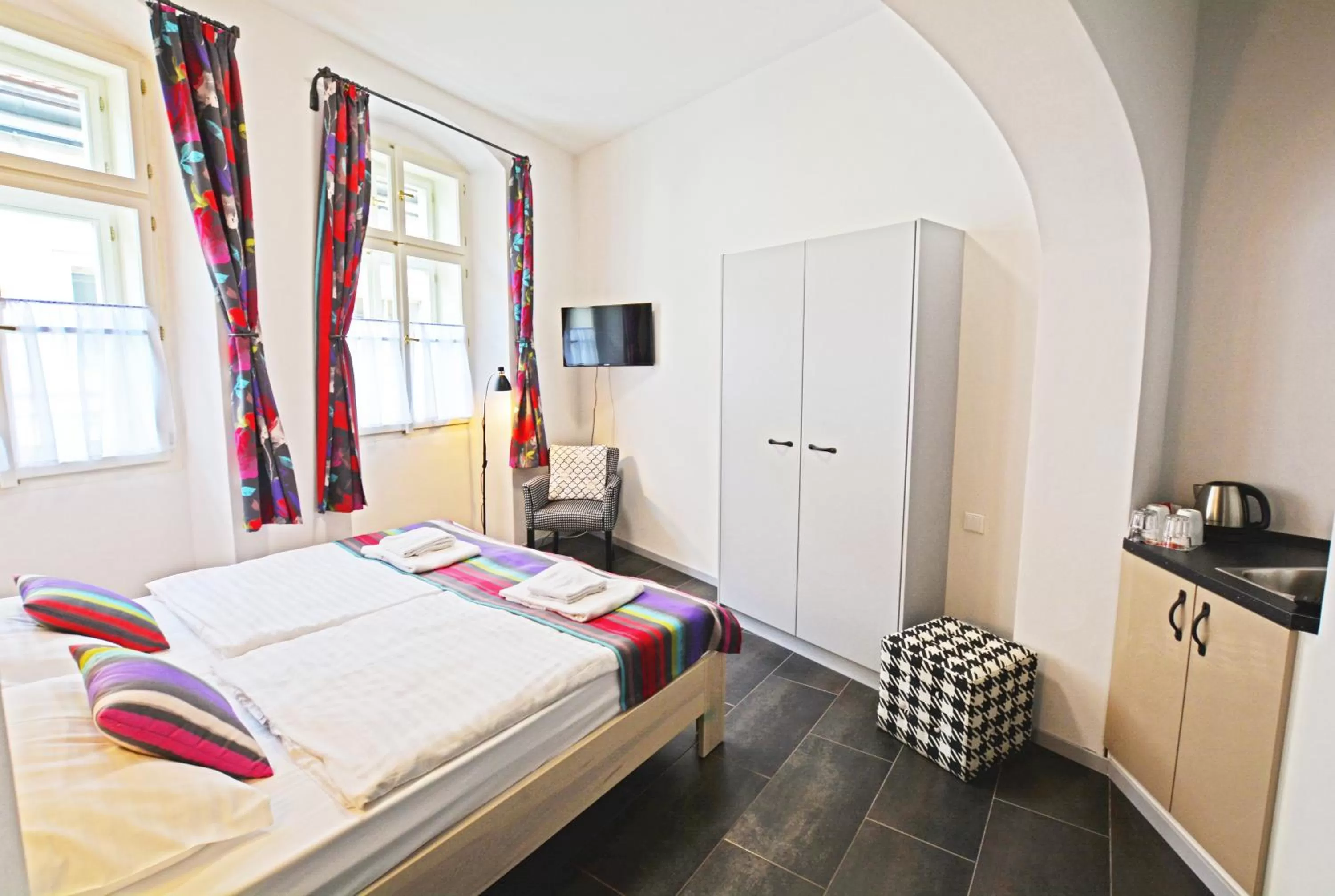 Kitchen or kitchenette, Bed in Historic Centre Residence