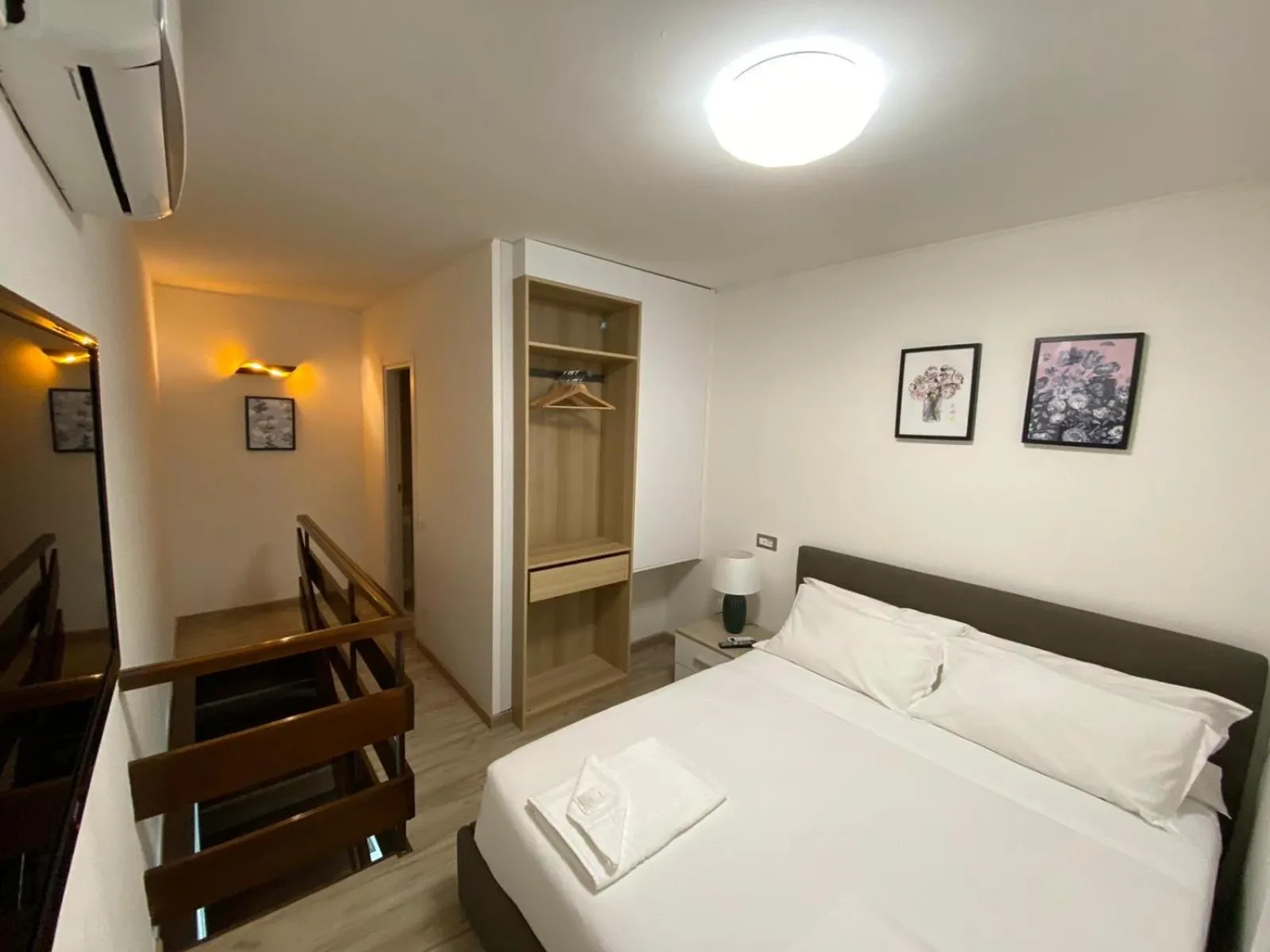 Photo of the whole room, Bed in The Place In Rome Guest House