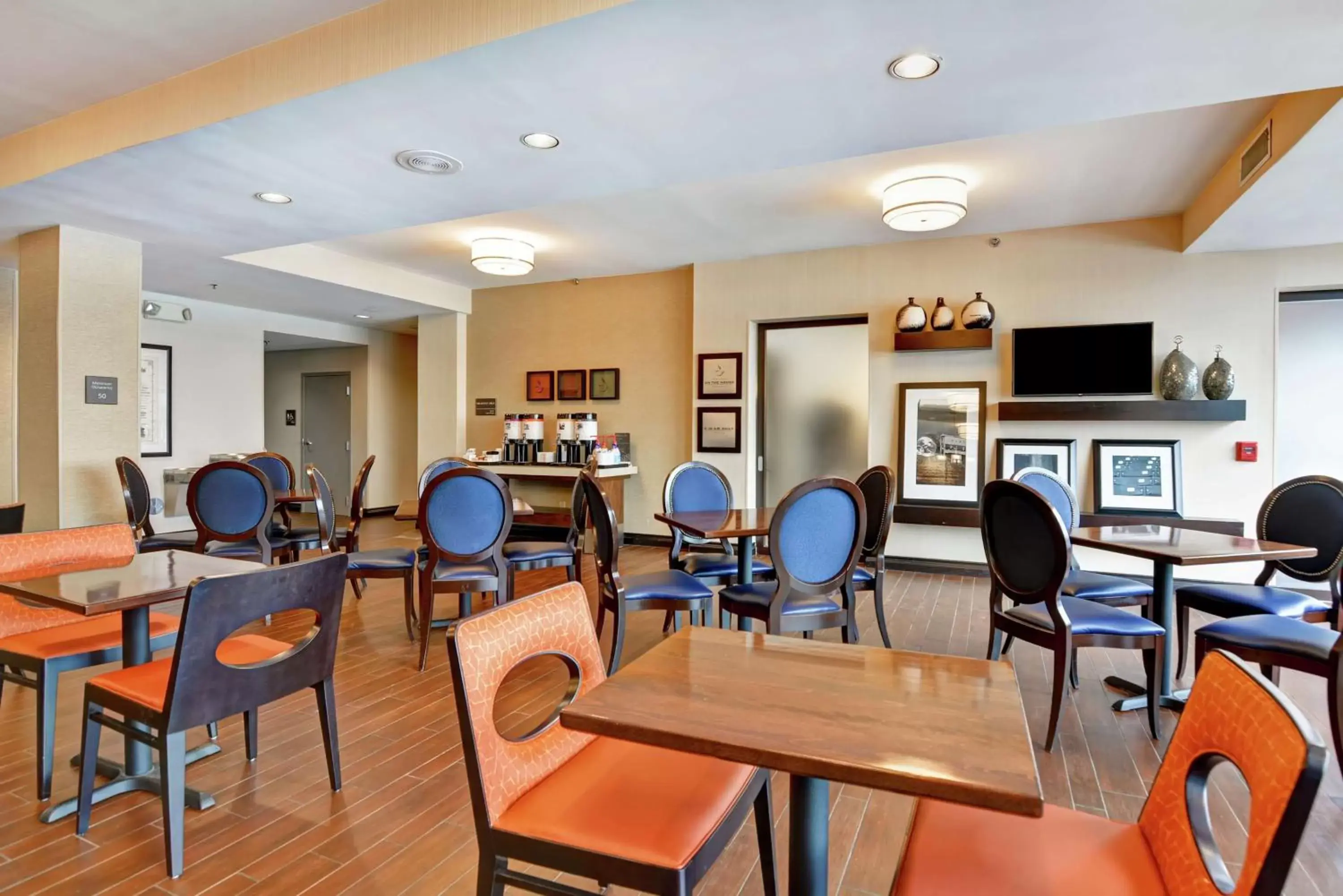 Lobby or reception, Restaurant/Places to Eat in Hampton Inn Scranton at Montage Mountain