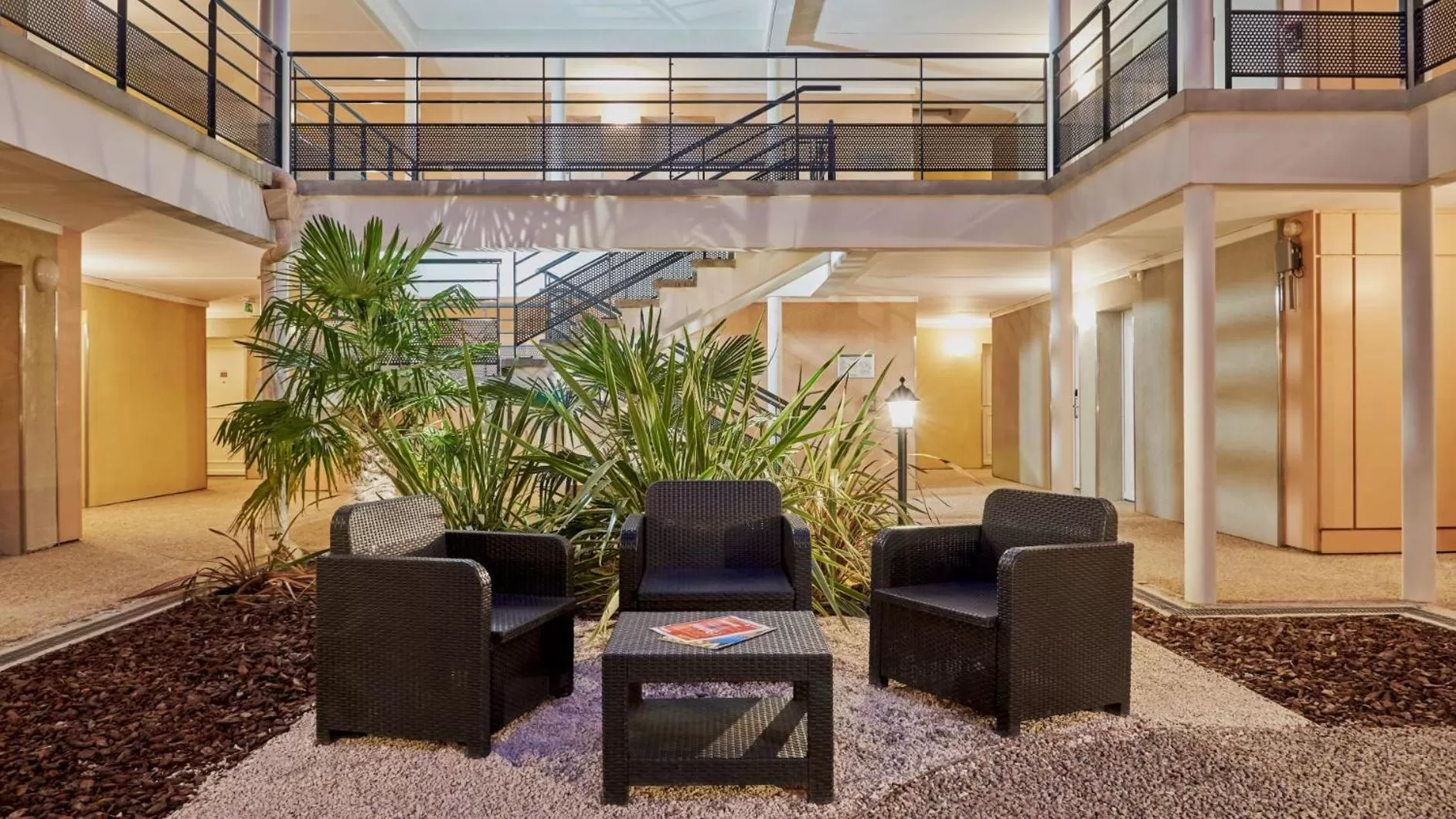 Patio in Résidence Château du Mée