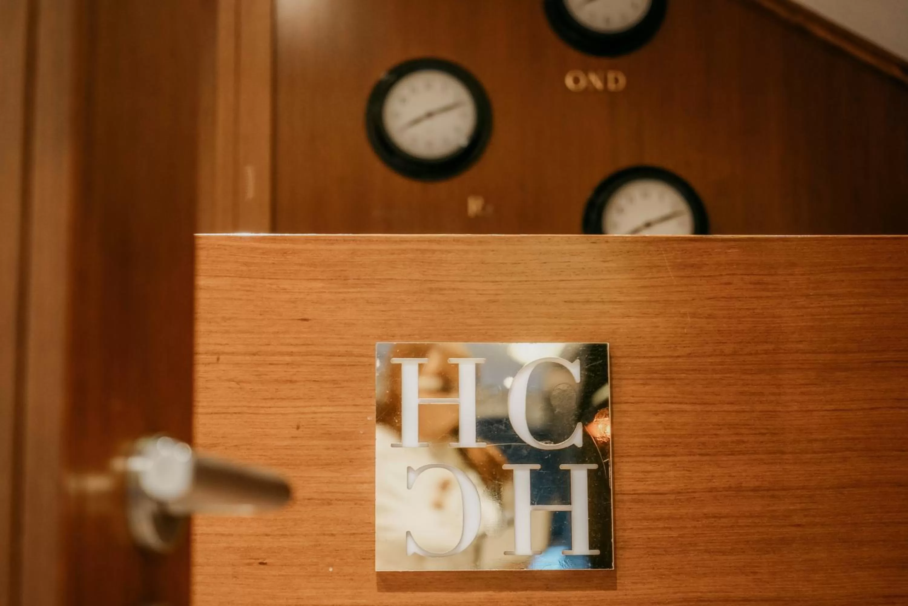 Text overlay in Center Hotel