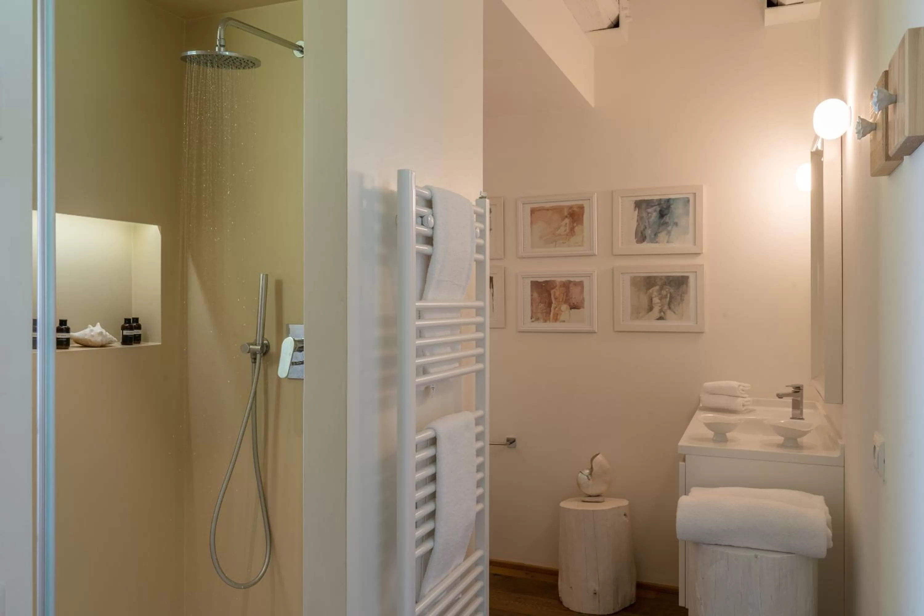 Shower in CasaVostra - Ambience Suites