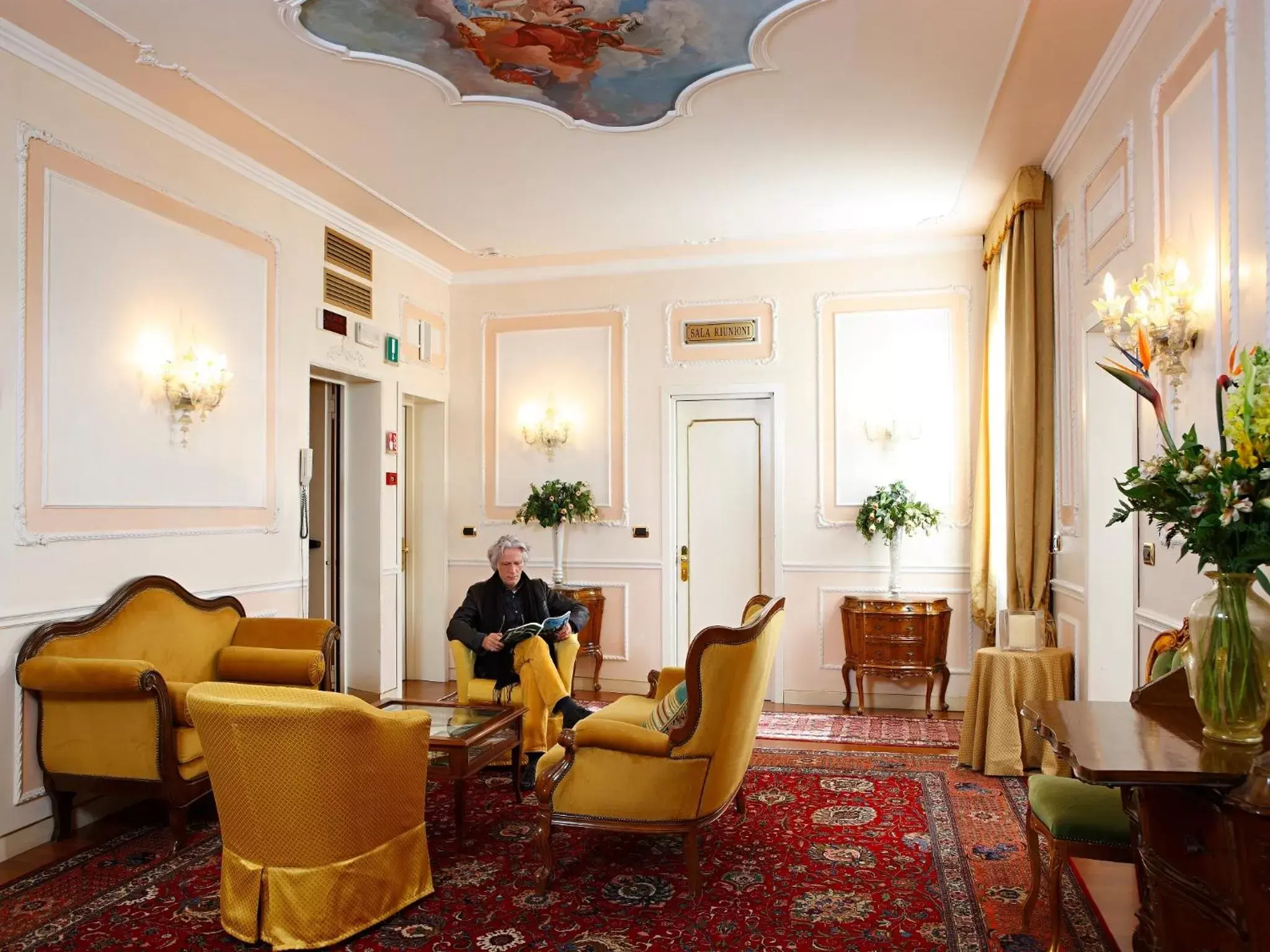 Communal lounge/ TV room, Seating Area in Hotel Ca' dei Conti