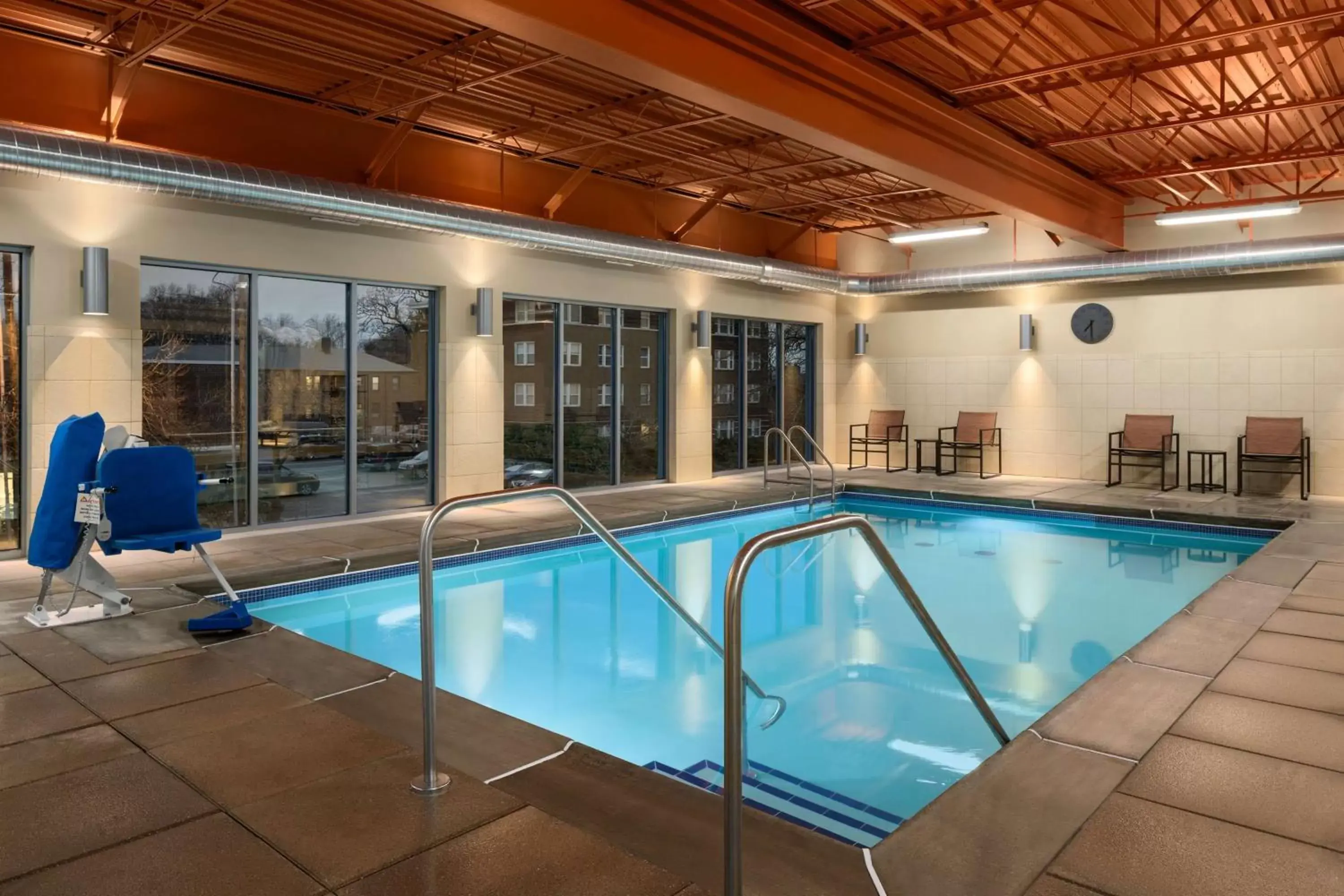 Pool view, Swimming Pool in Hampton Inn and Suites Clayton/St. Louis-Galleria Area