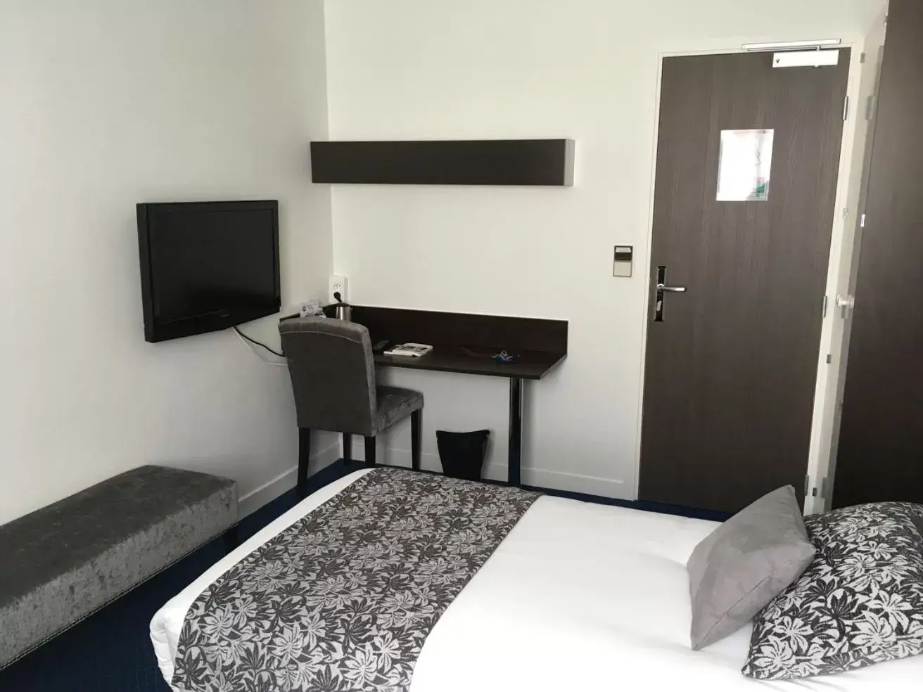 Photo of the whole room, Bed in The Originals City, Hôtel du Château, Pontivy Photo of the whole room, Bed in The Originals City, Hôtel du Château, Pontivy