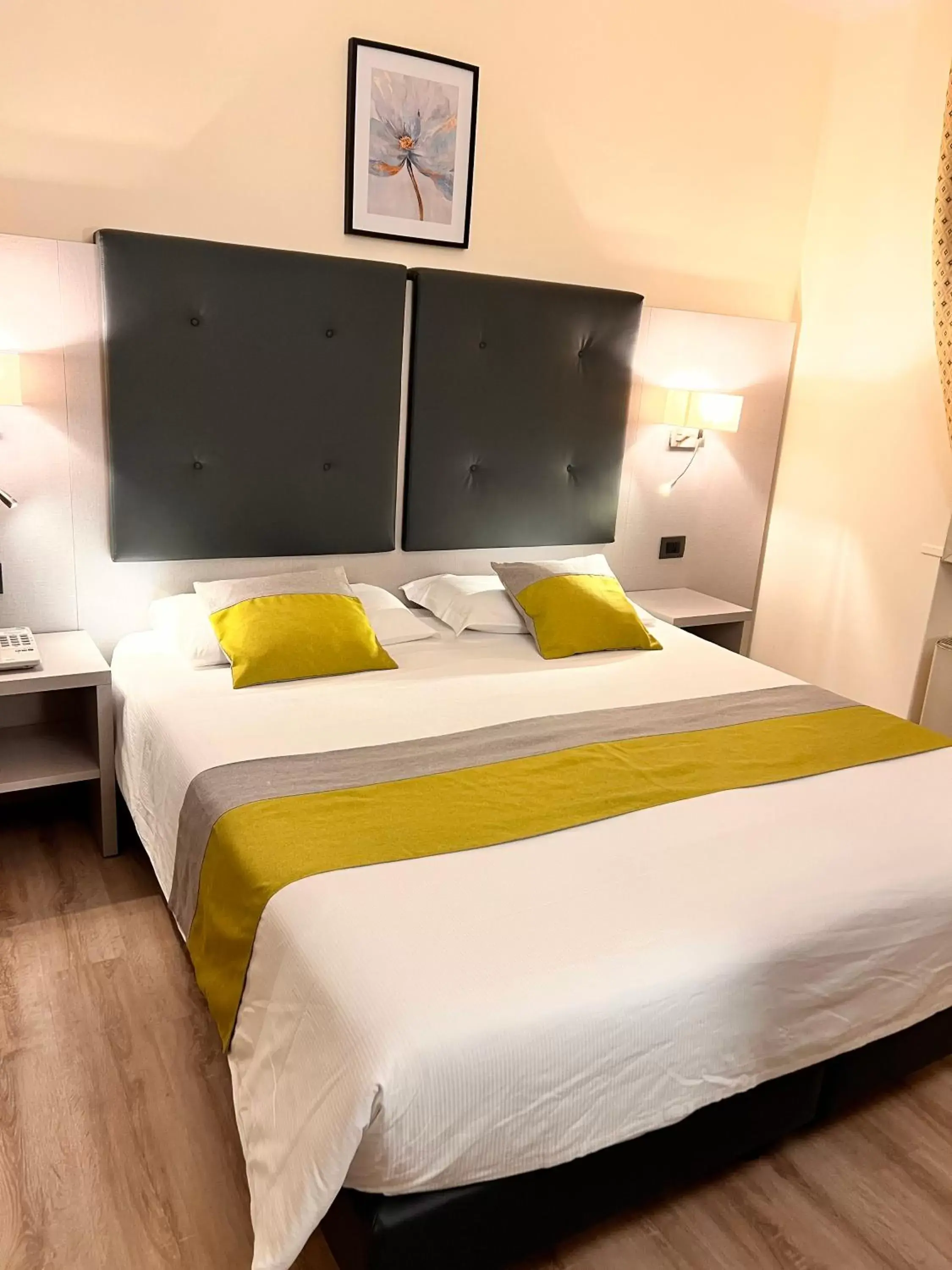 Bed in Hotel Aurora
