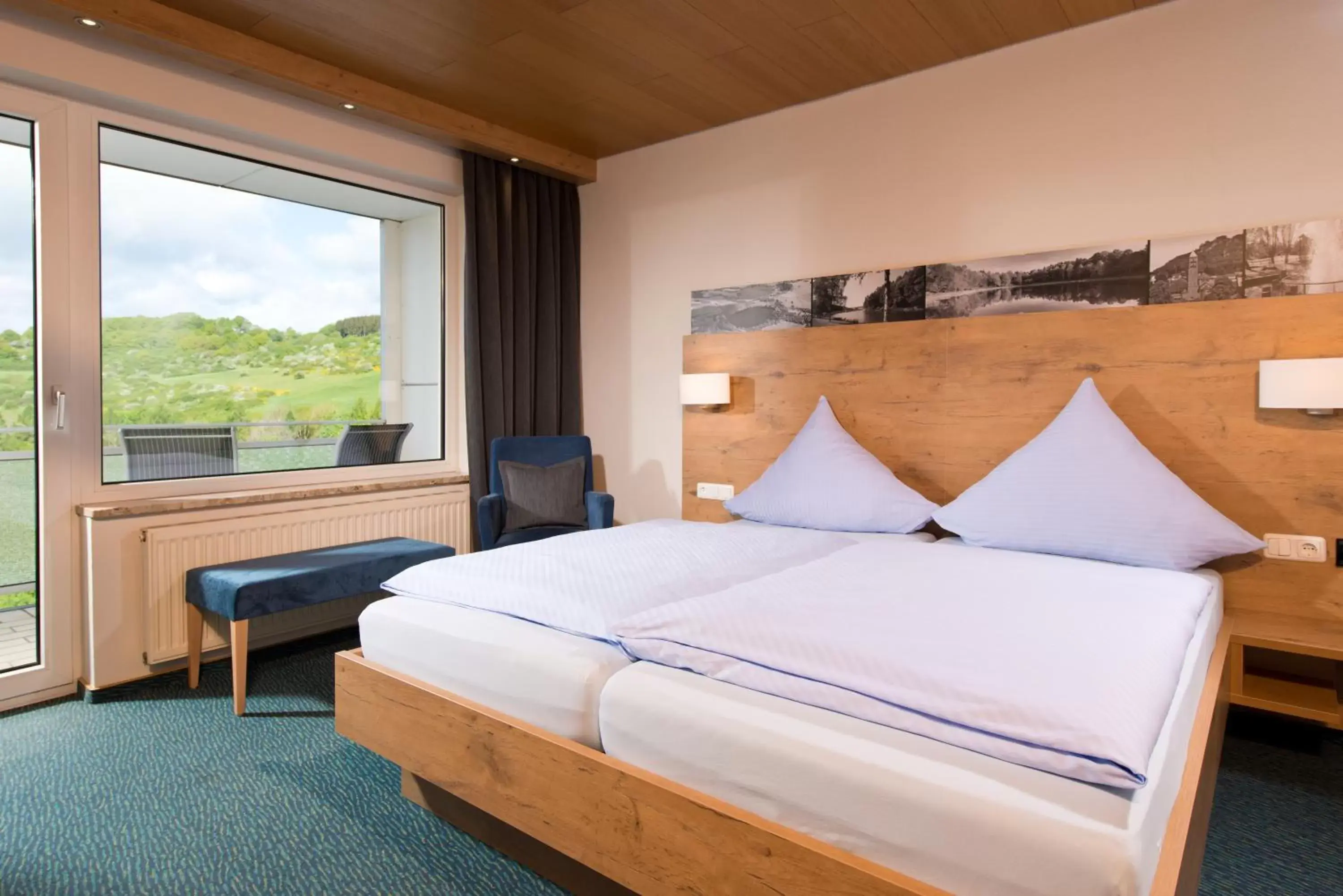 Photo of the whole room, Bed in Seehotel am Stausee