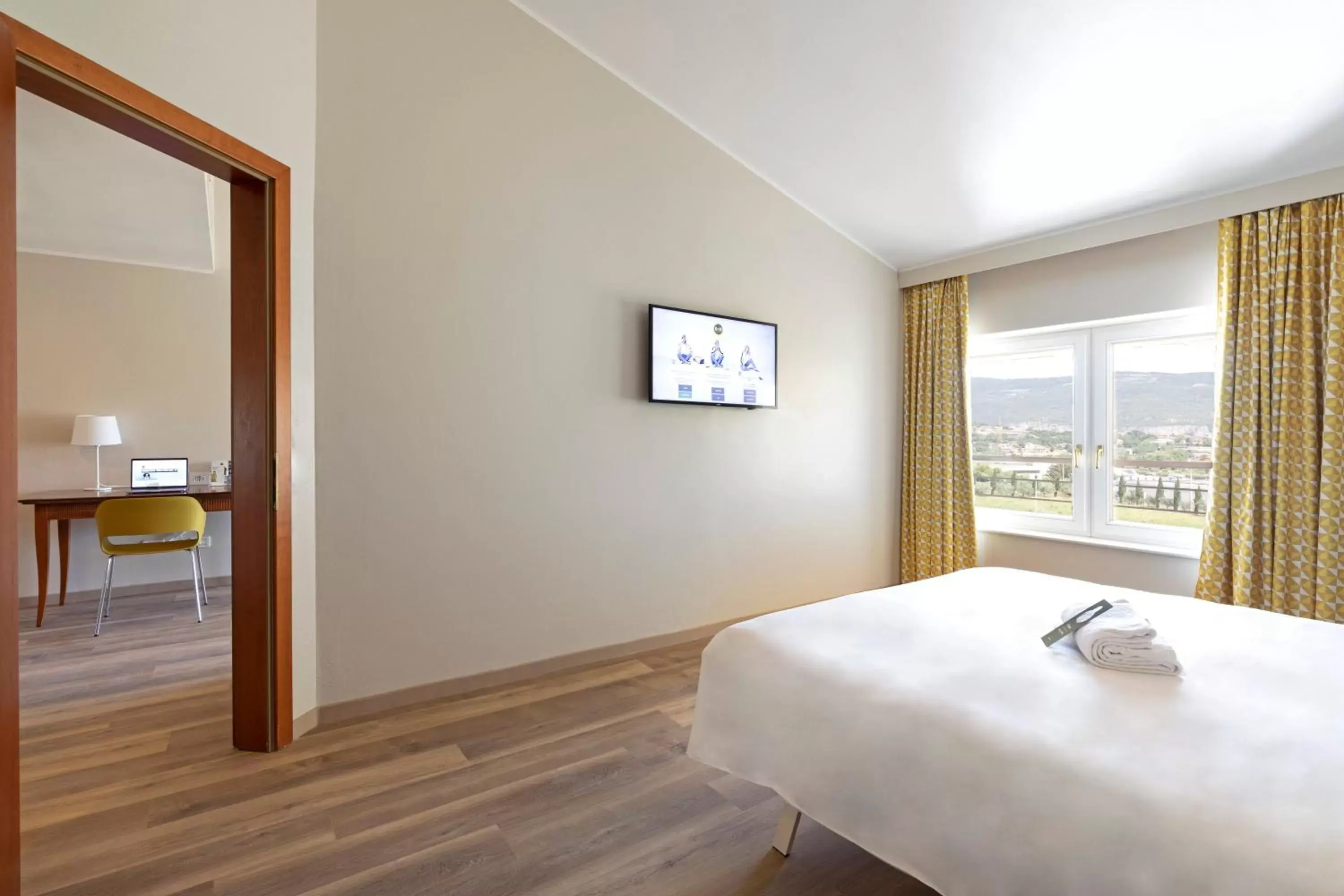Bedroom, Bed in B&B Hotel Affi - Lago di Garda