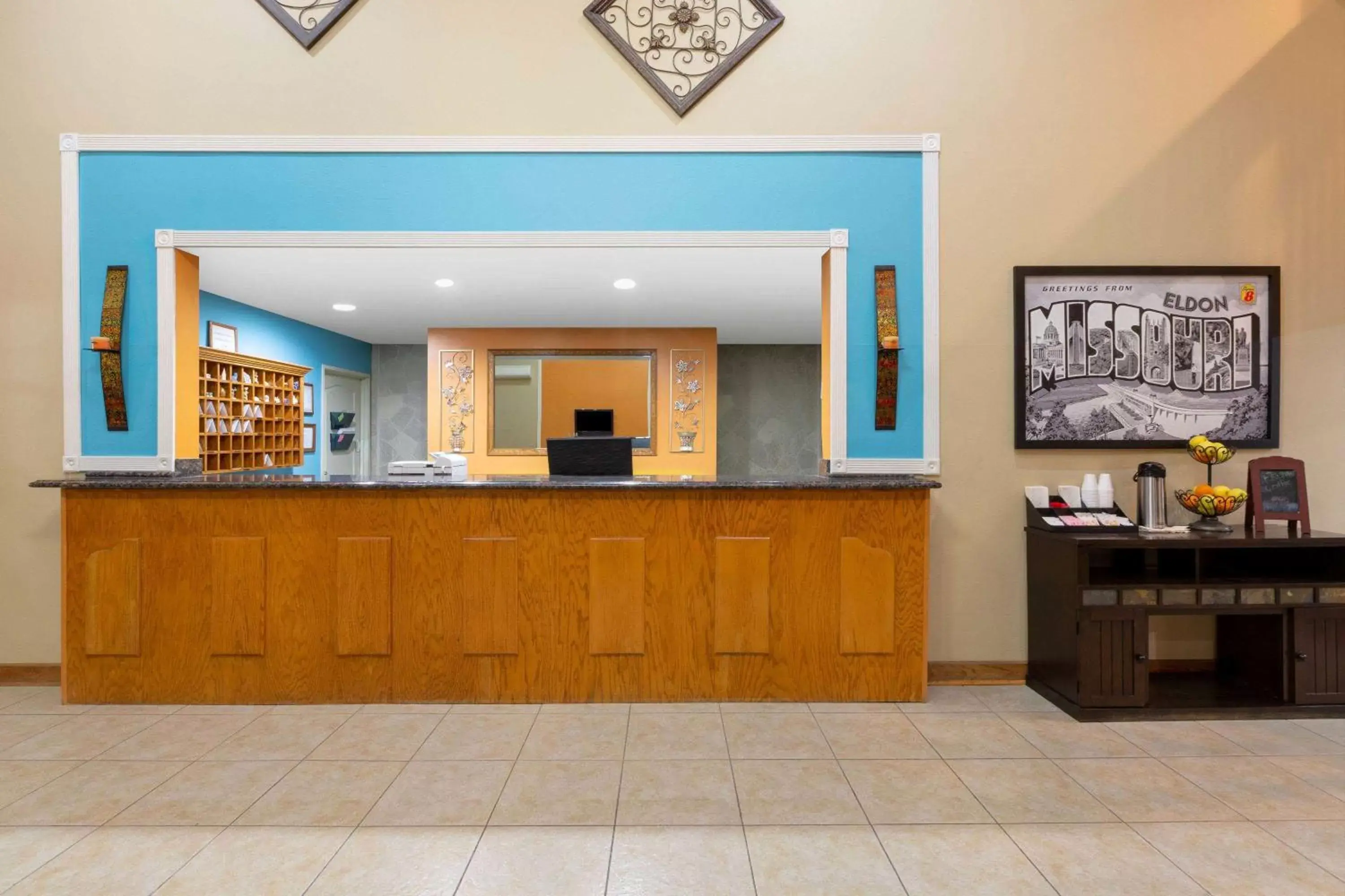 Lobby or reception, Lobby/Reception in Super 8 by Wyndham Lake of the Ozarks
