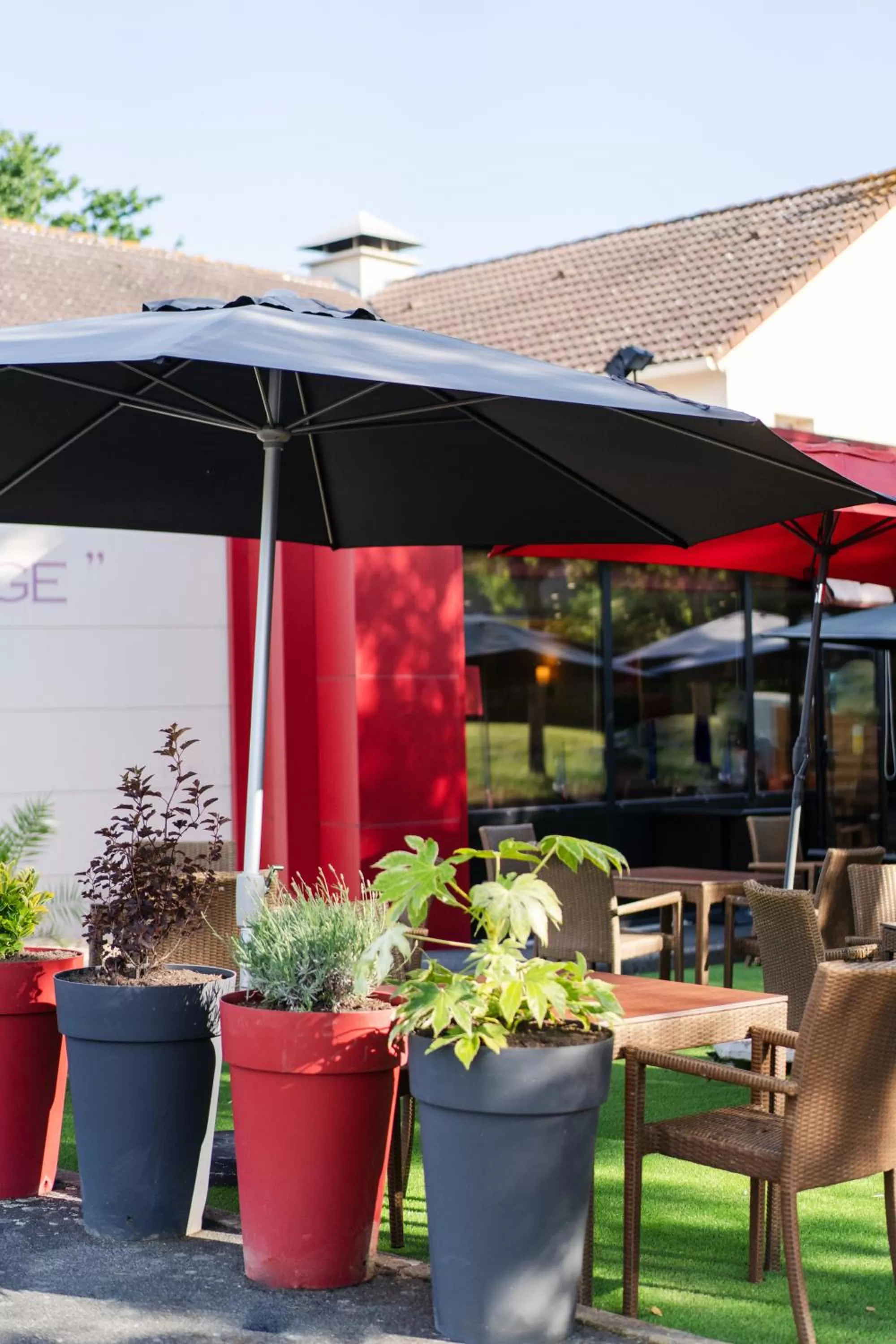 Patio in Brit Hotel Essentiel Cholet