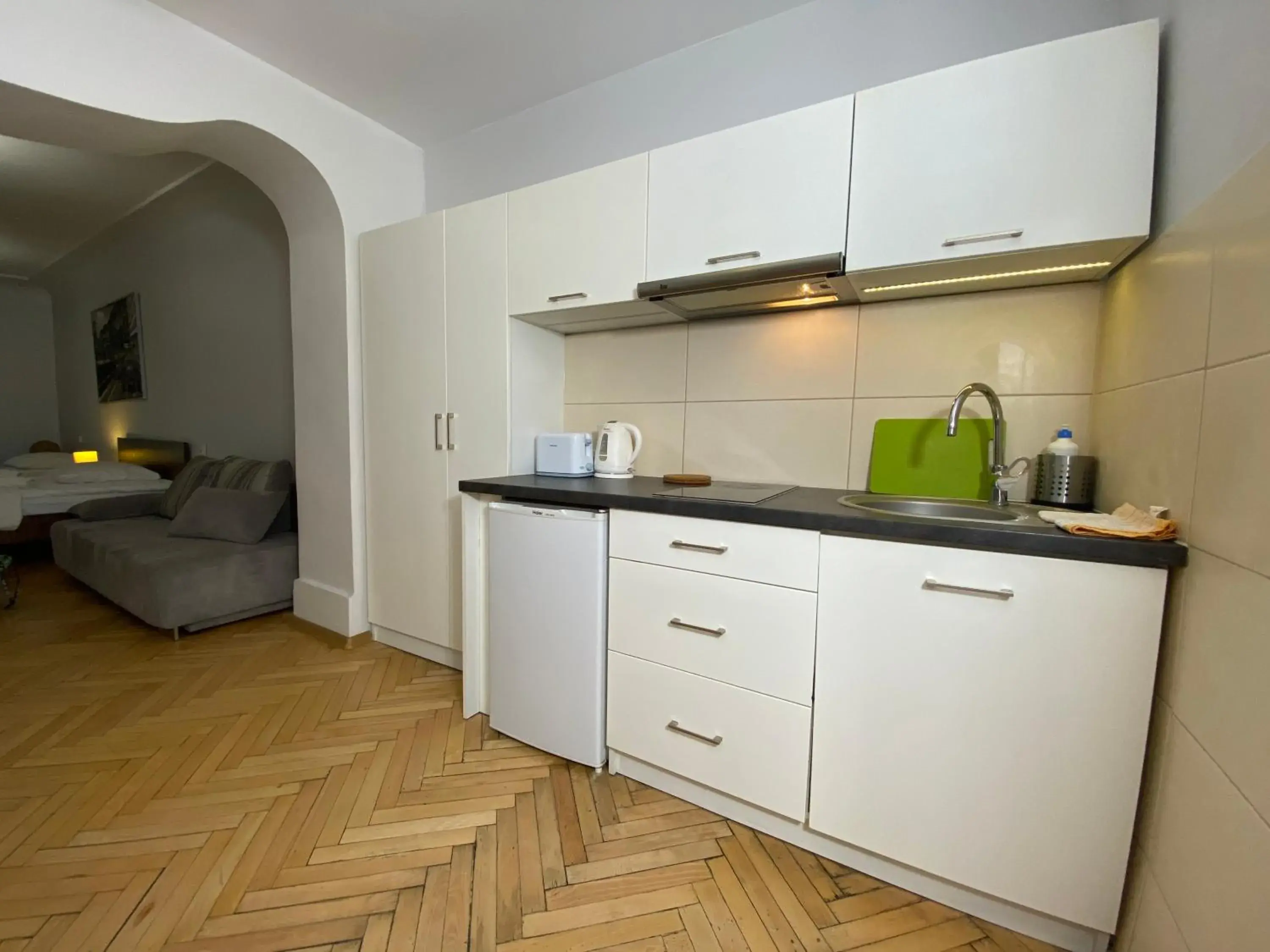 Kitchen/Kitchenette in P&J Tourist Apartments