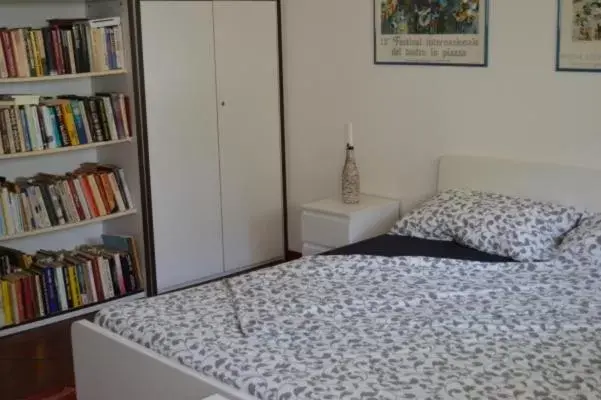 Photo of the whole room, Library in B&B Tenuta Zavaia