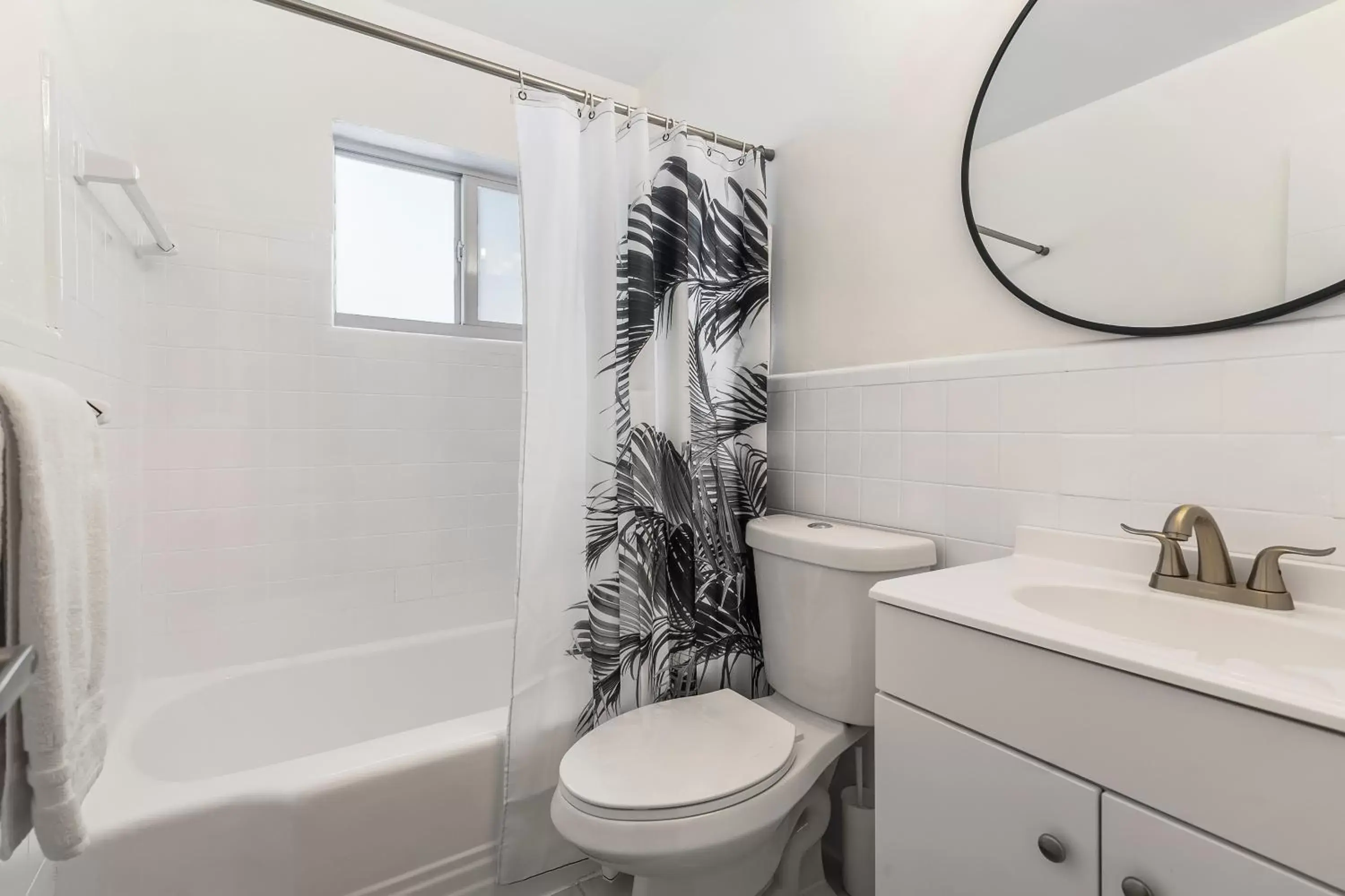 Bathroom in Alani Bay Premium Condos