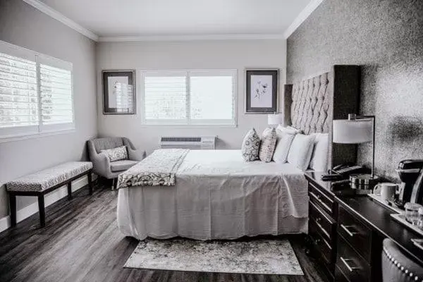 Bed in Geyserville Inn Bed in Geyserville Inn