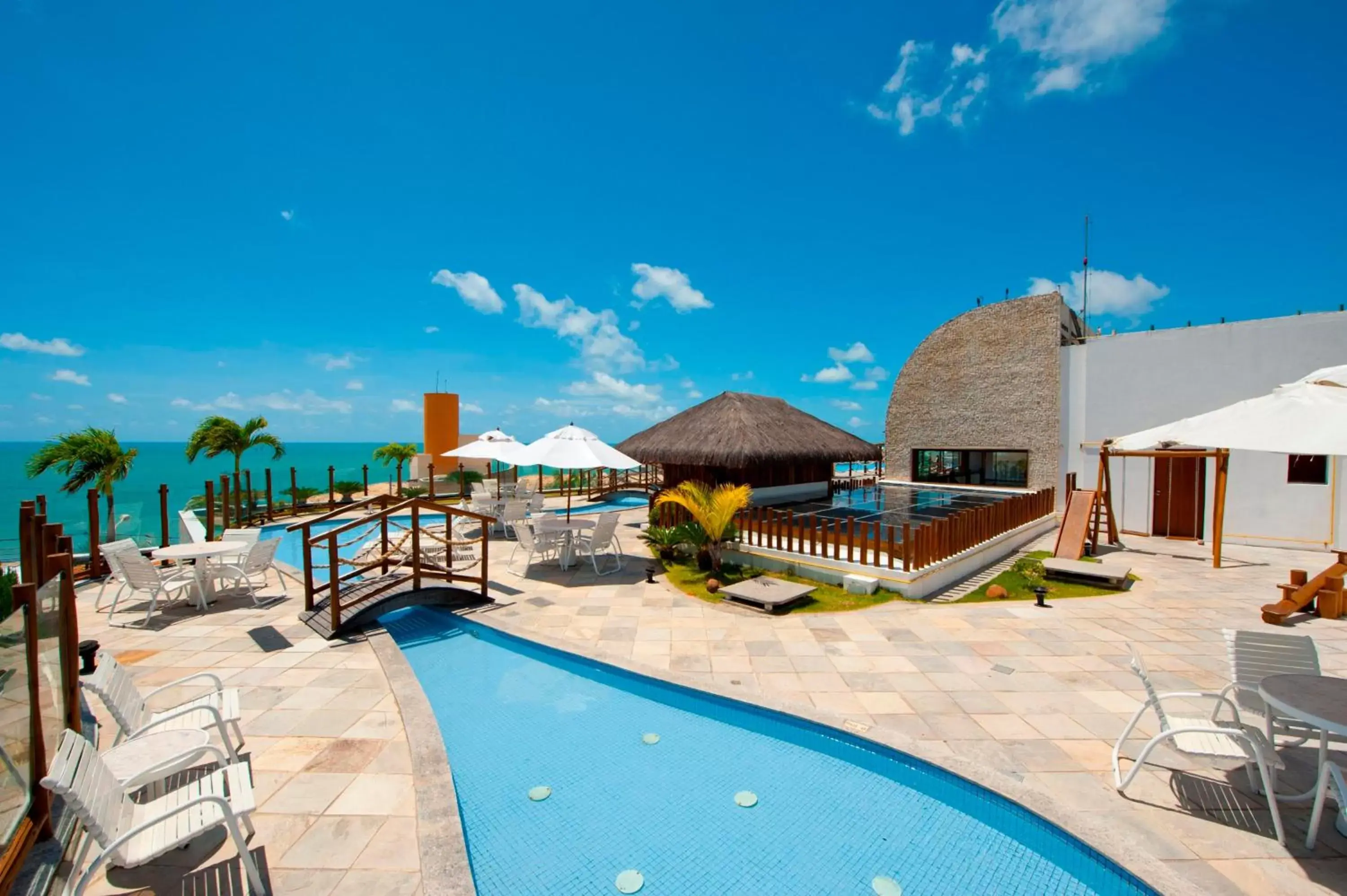 Swimming Pool in Pontalmar Praia Hotel