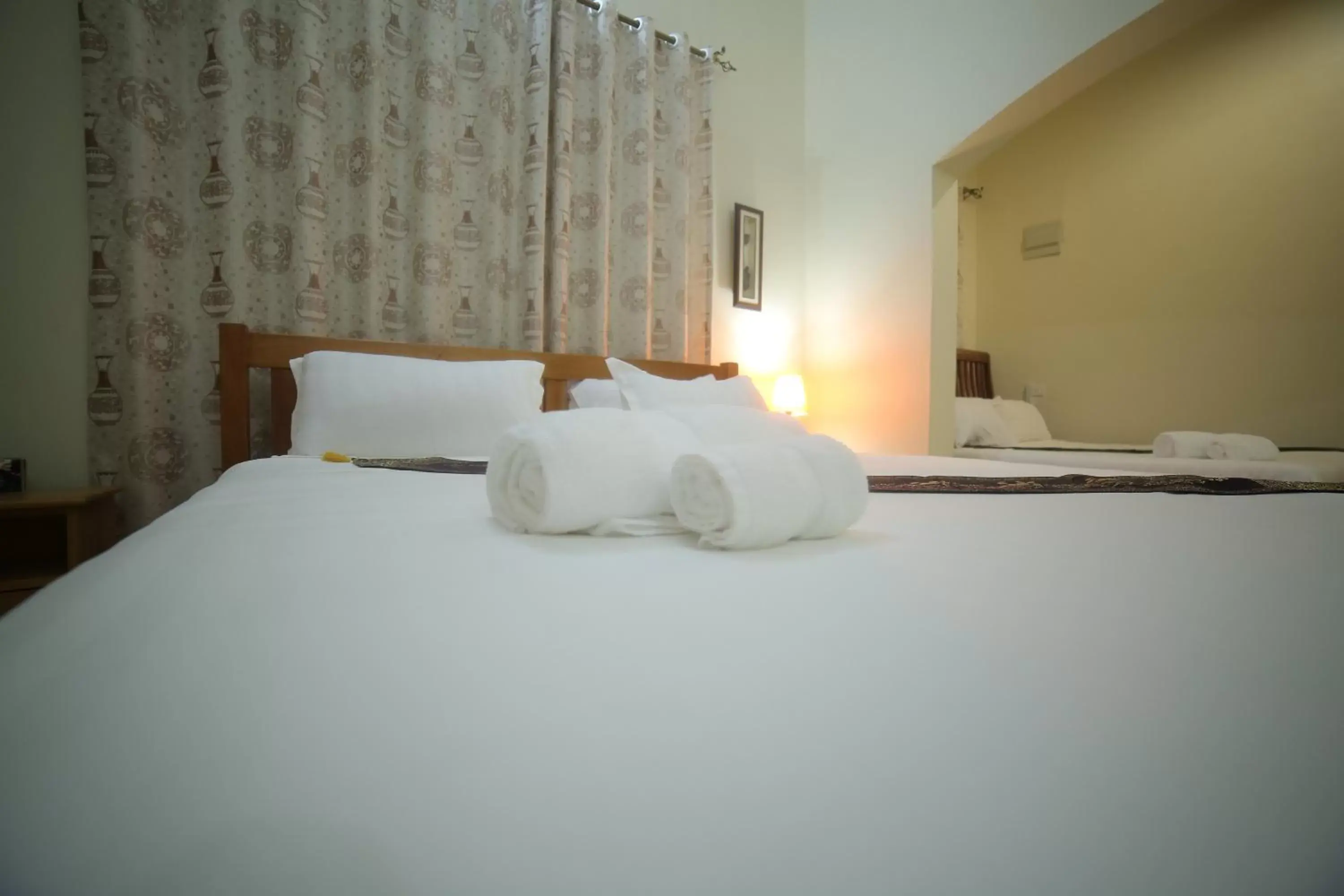 Deluxe Twin Room in Entebbe Palm Hotel Deluxe Twin Room in Entebbe Palm Hotel