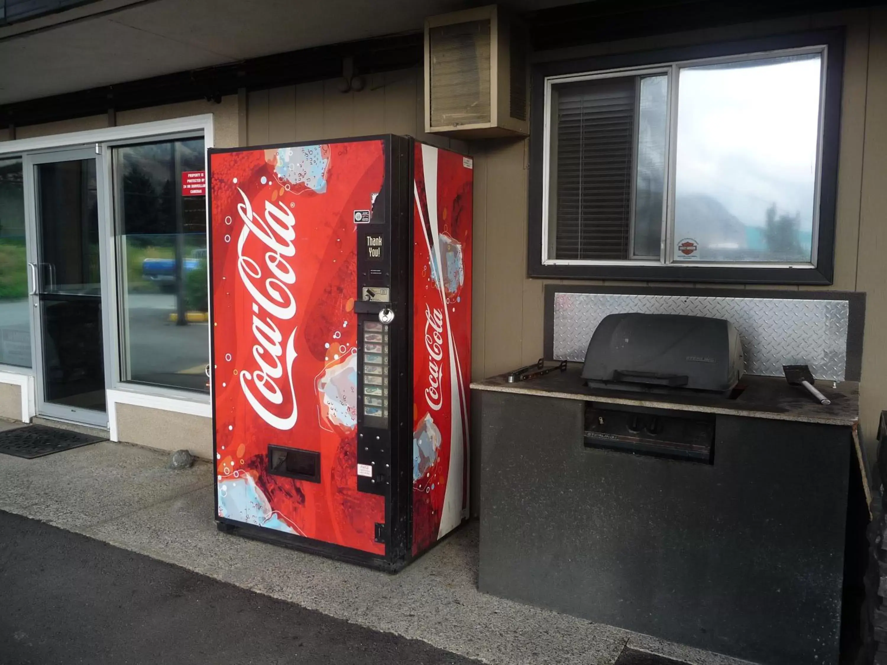 BBQ facilities in Super 8 by Wyndham Kamloops East