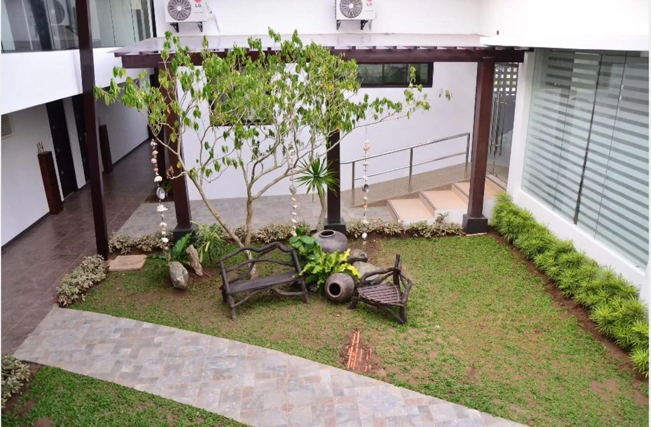 Garden in One Manalo Place