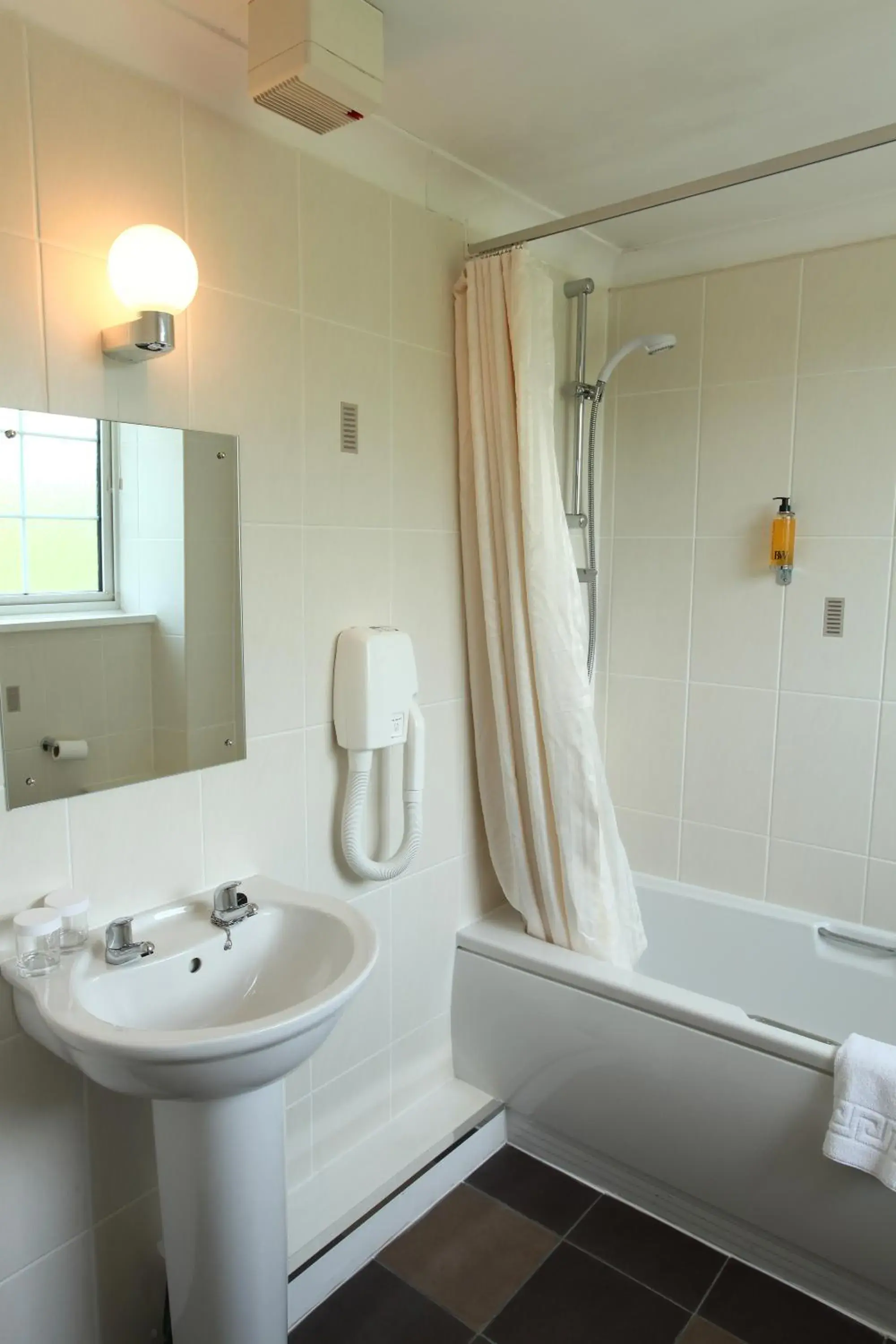 Bathroom in Best Western New Kent Hotel