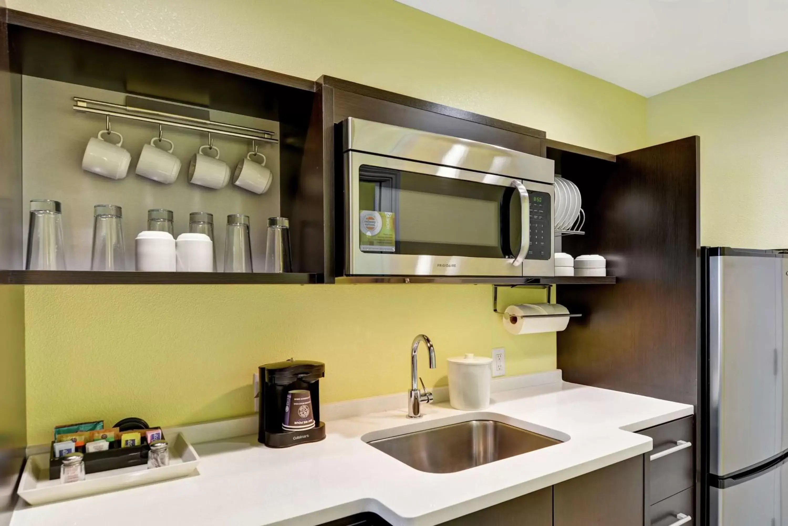 Kitchen or kitchenette, Kitchen/Kitchenette in Home2 Suites By Hilton Baytown