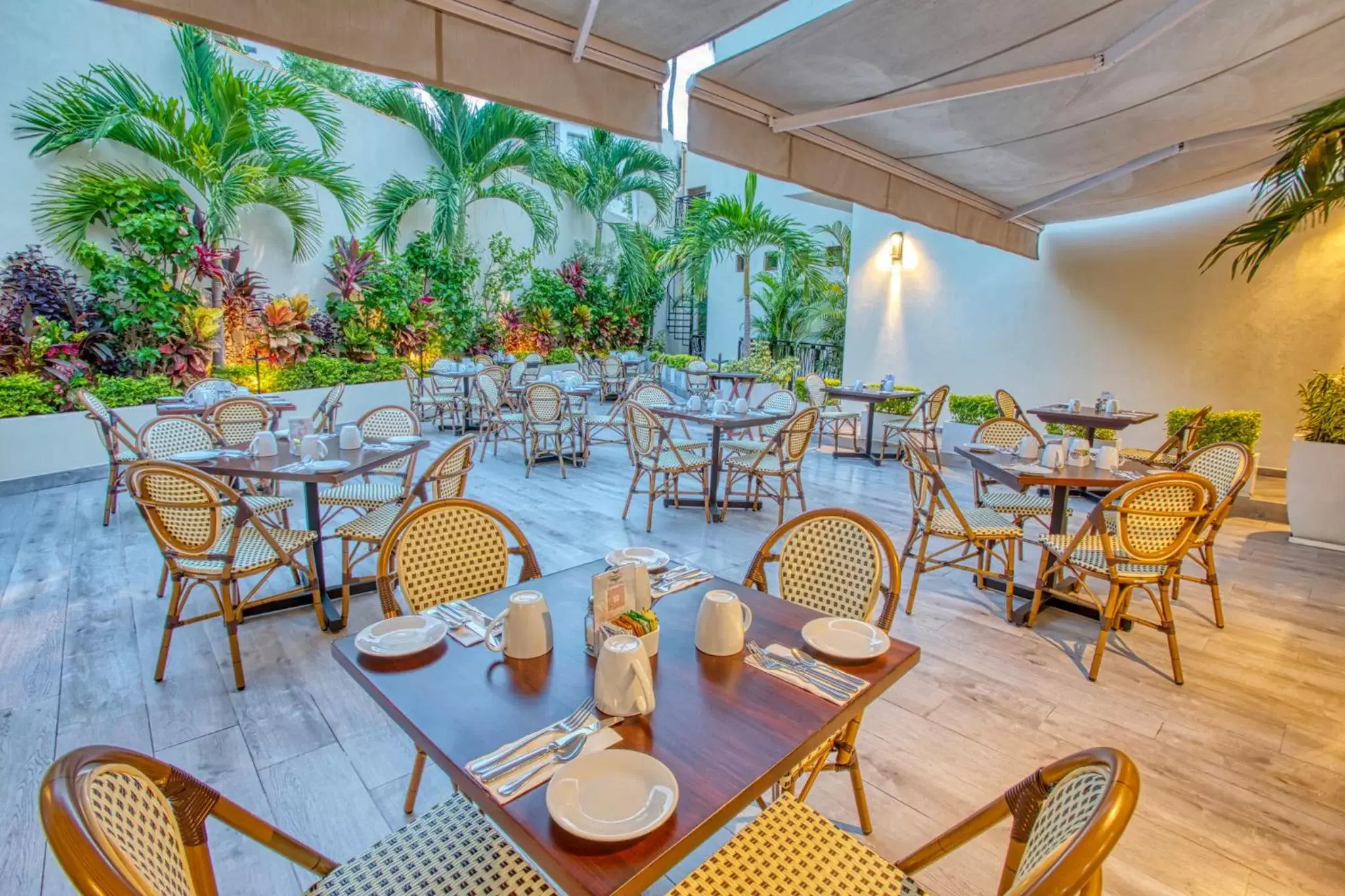 Dining area, Restaurant/Places to Eat in Casa Nicole Boutique Hotel