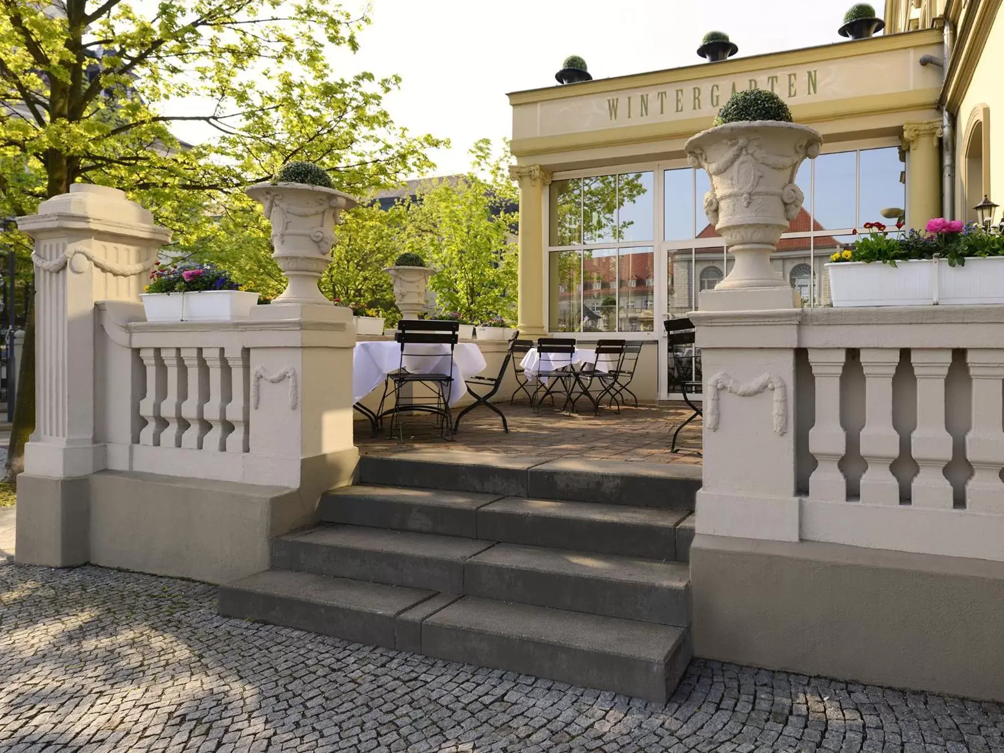 Facade/entrance, BBQ Facilities in Hotel Kaiserin Augusta