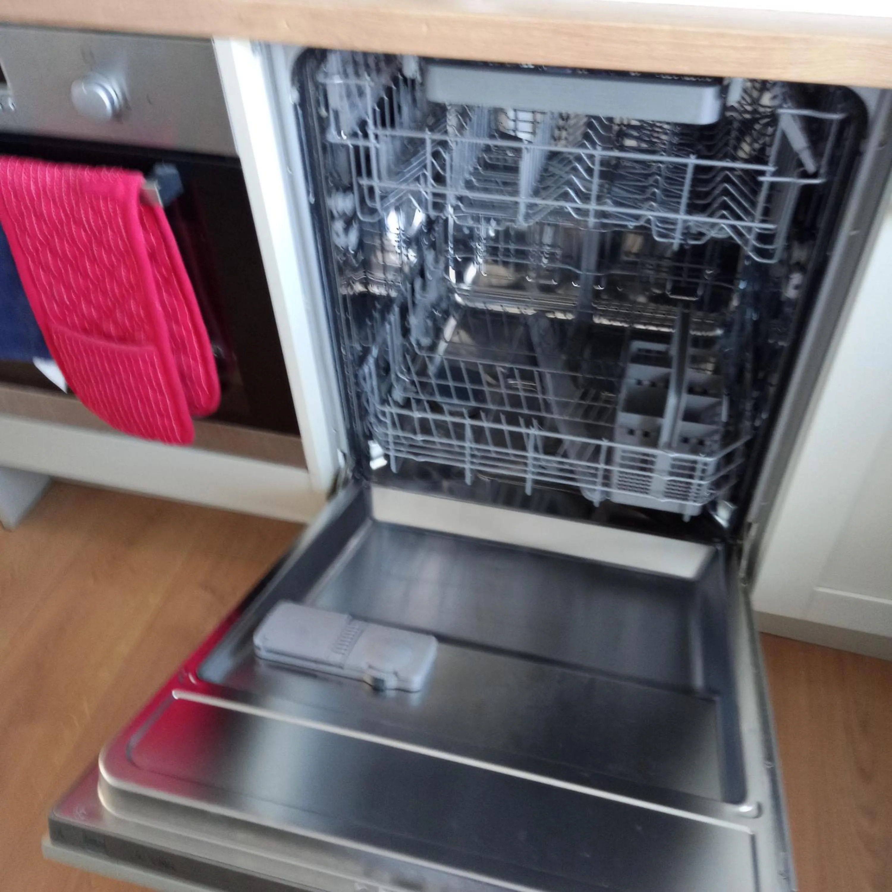 dishwasher in The Wilton Weymouth