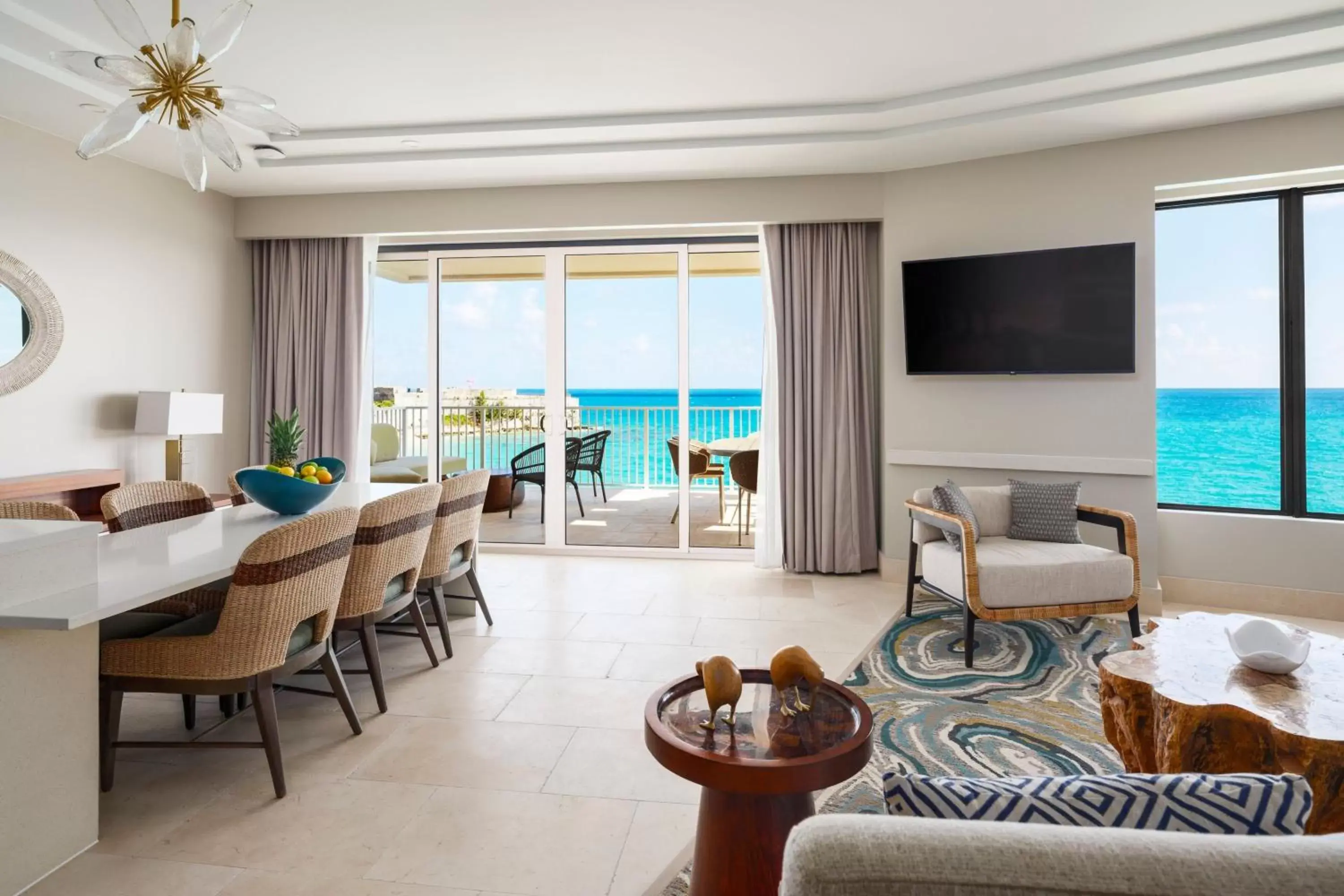 Living room in The St Regis Bermuda Resort