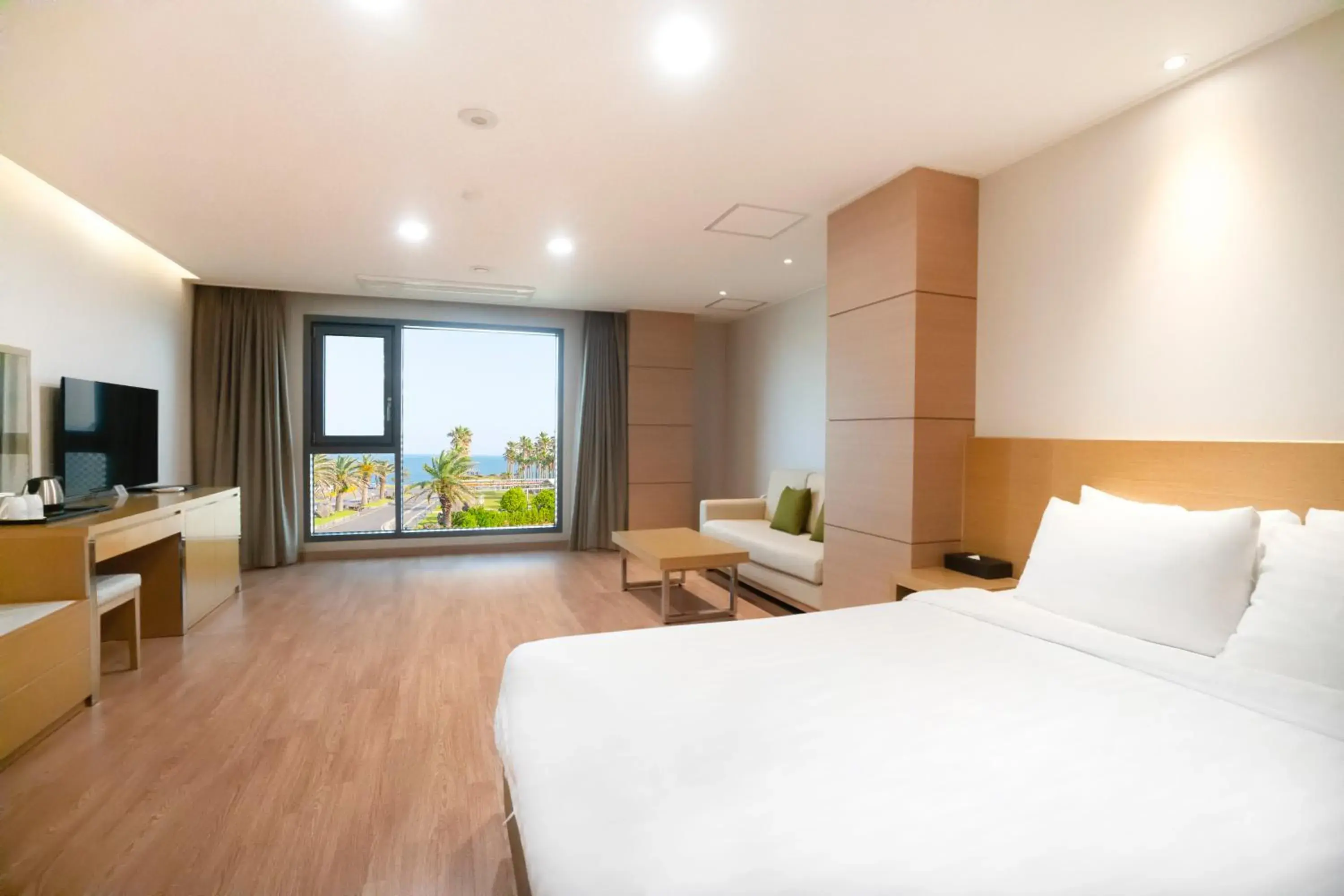 Photo of the whole room in Uni Hotel Jeju