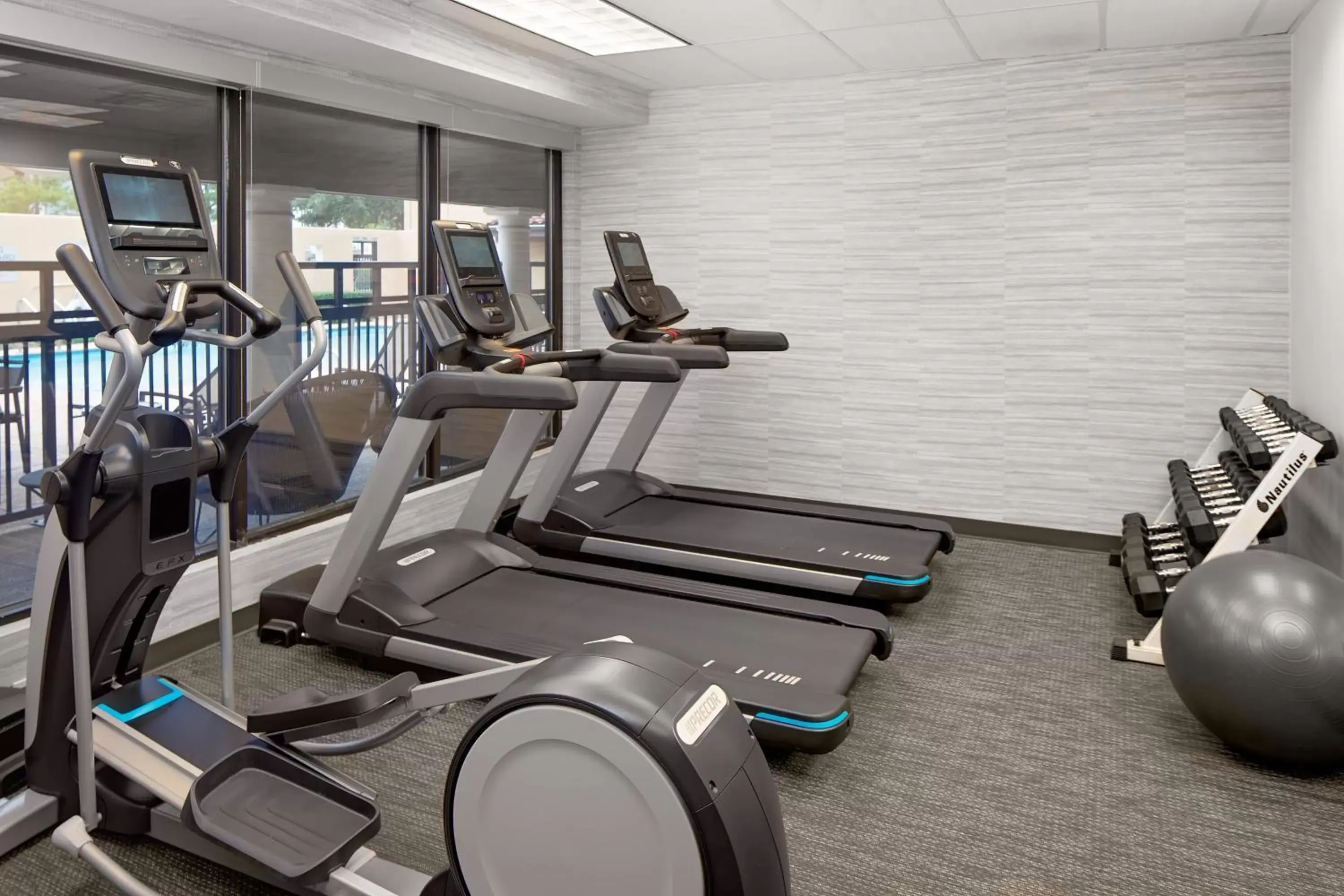 Fitness centre/facilities, Fitness Center/Facilities in Courtyard Houston-West University