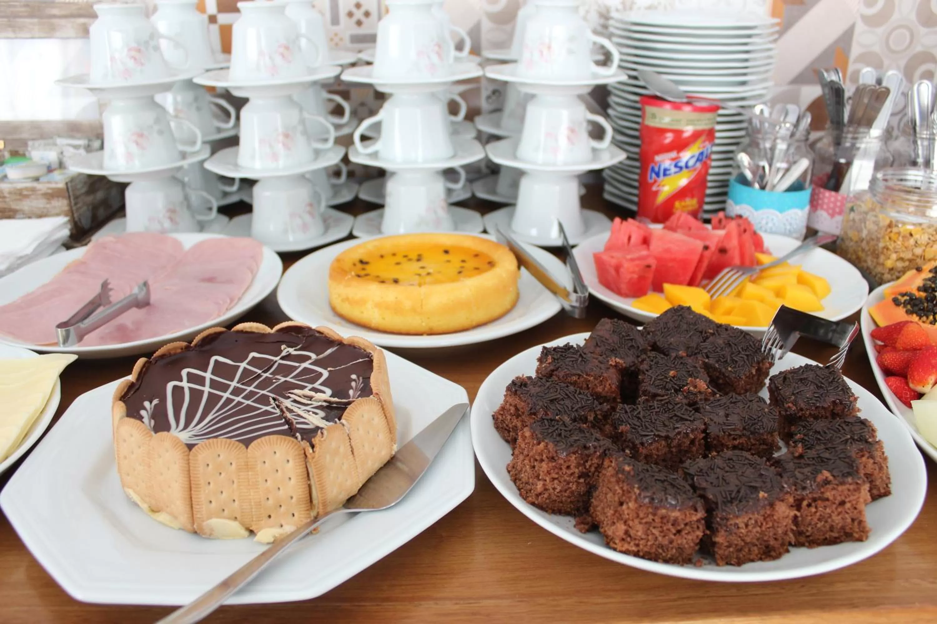 Buffet breakfast in Hotel e Pousada Magic