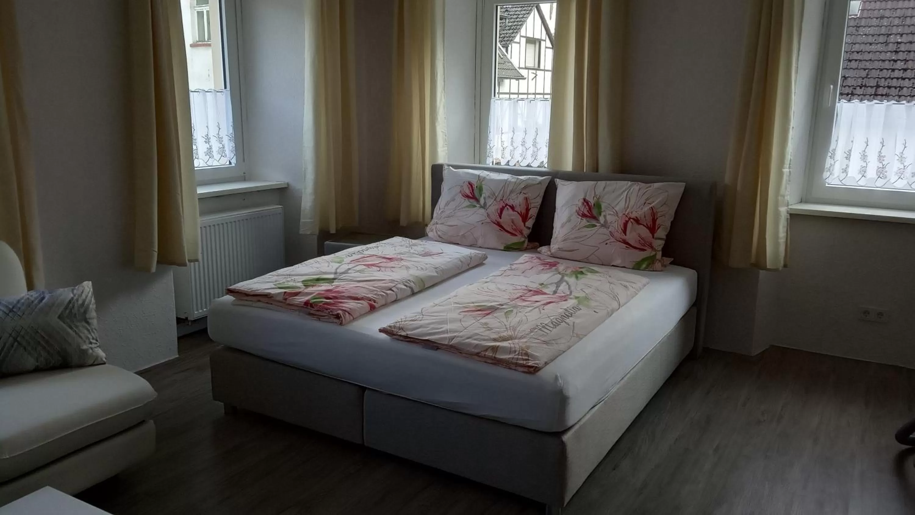 Bed in Gästehaus - Café Frank