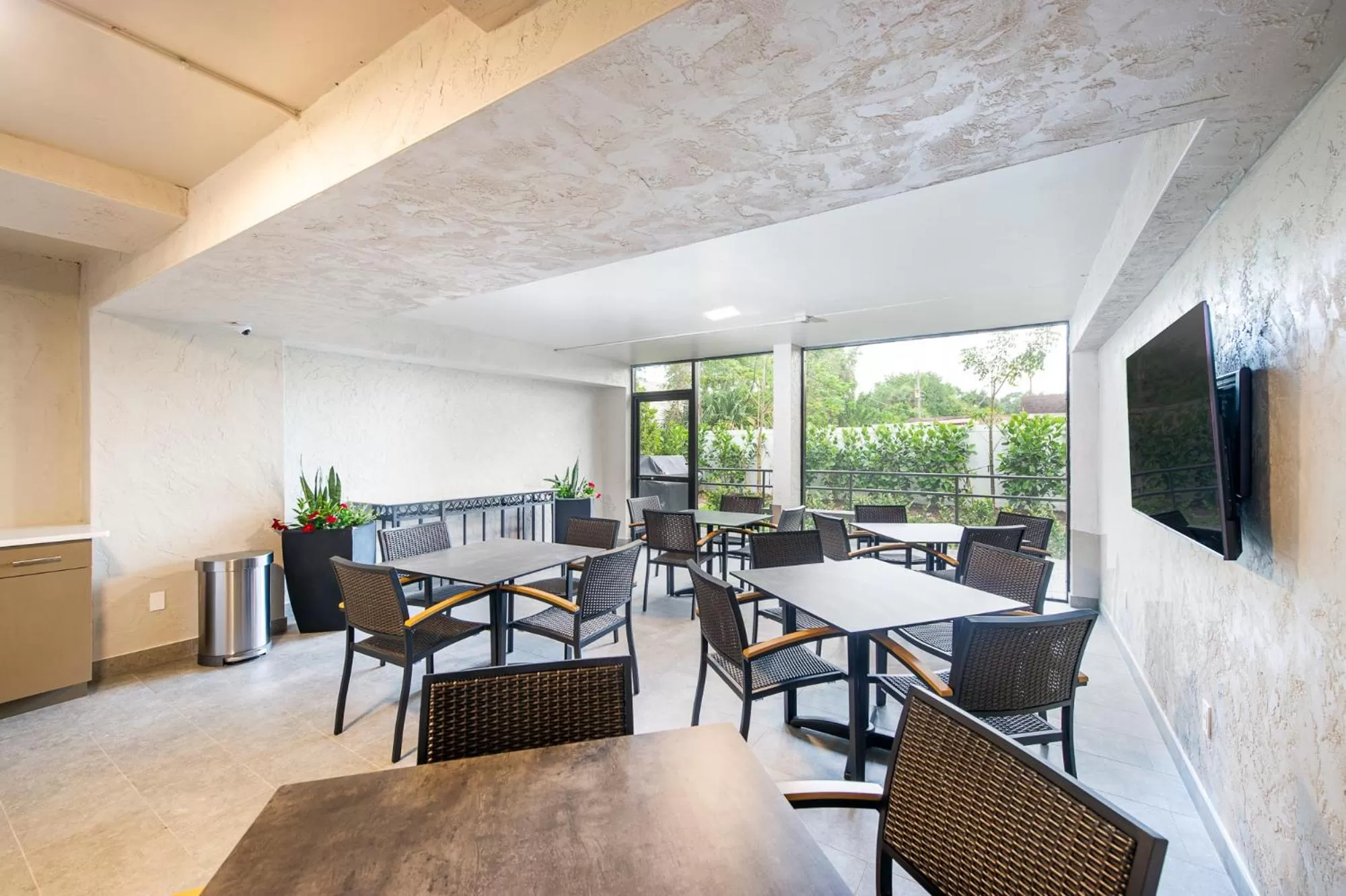 Communal lounge/ TV room in Wiggins Pass Chalet