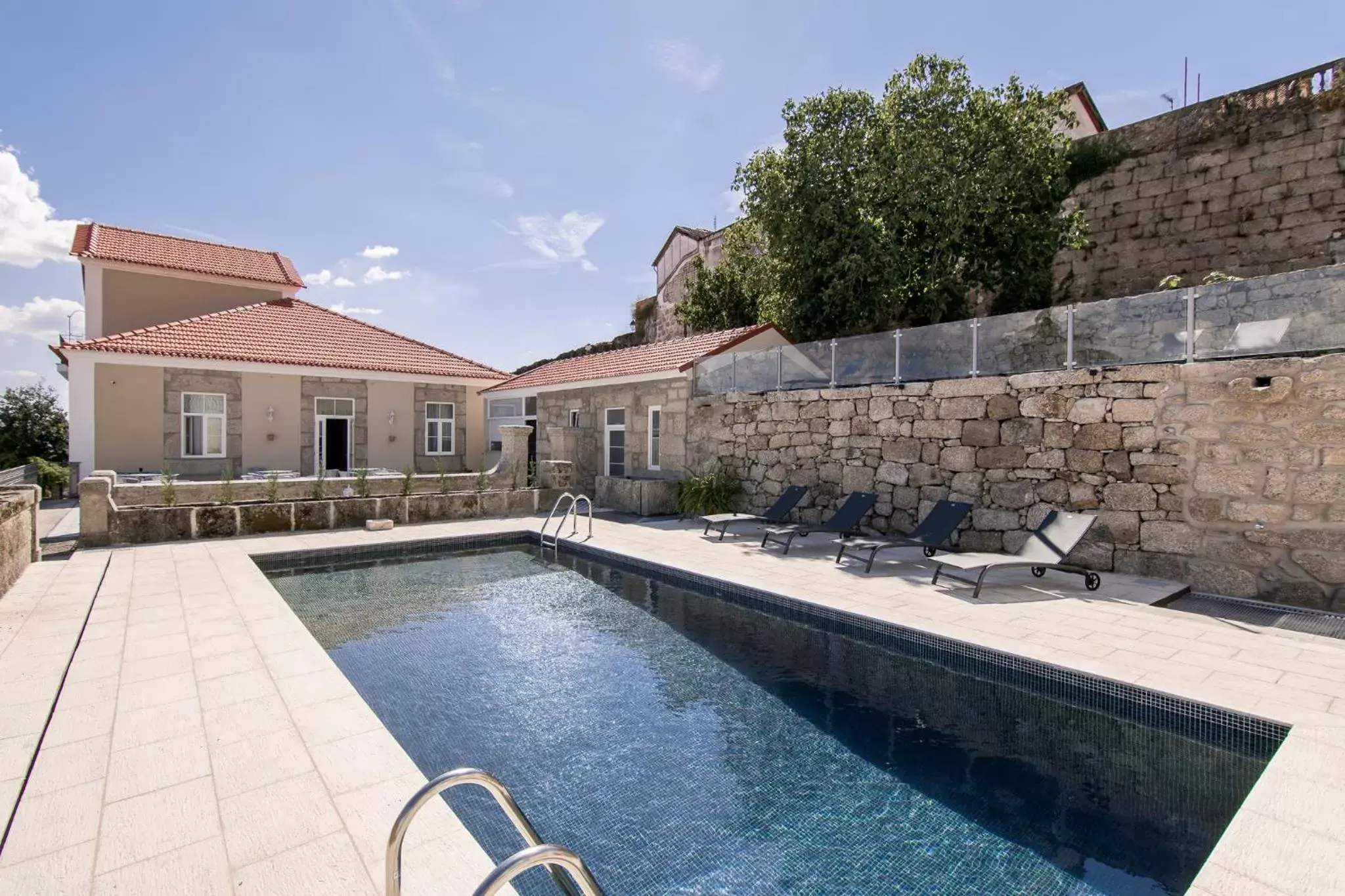 Patio, Swimming Pool in Casa das Muralhas