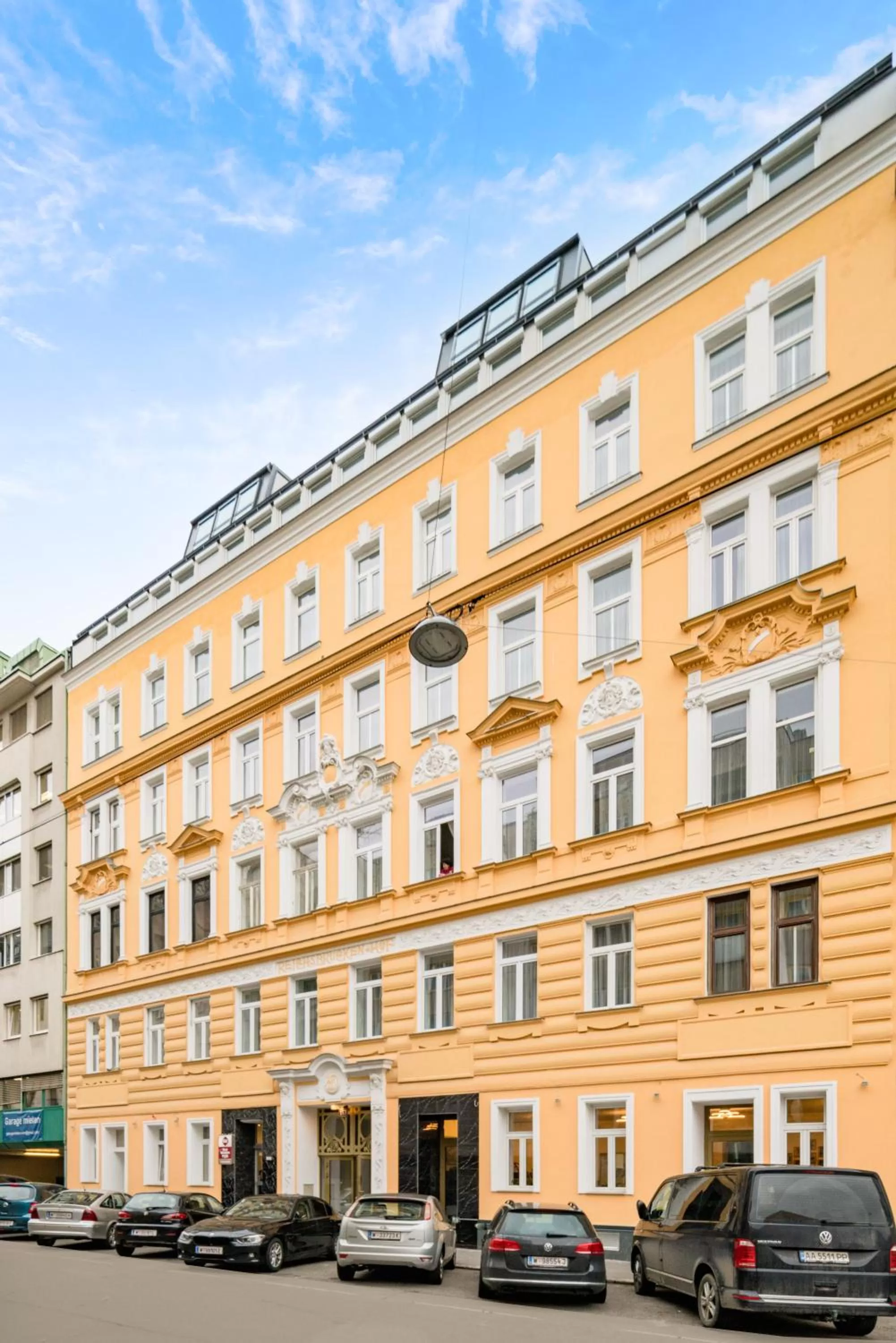 Property building in Best Western Plus Celebrity Suites