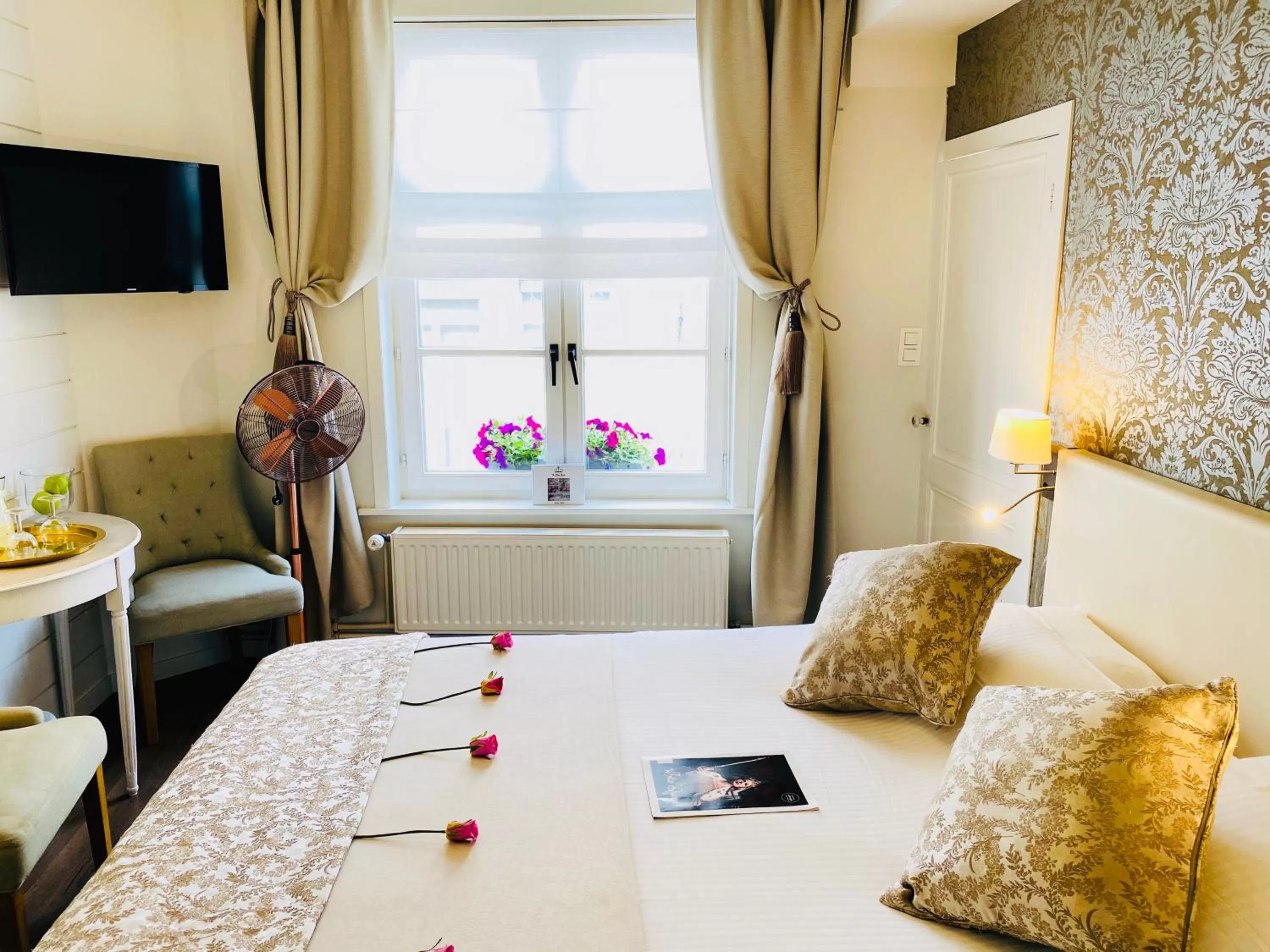 Bed in The White Queen B&B