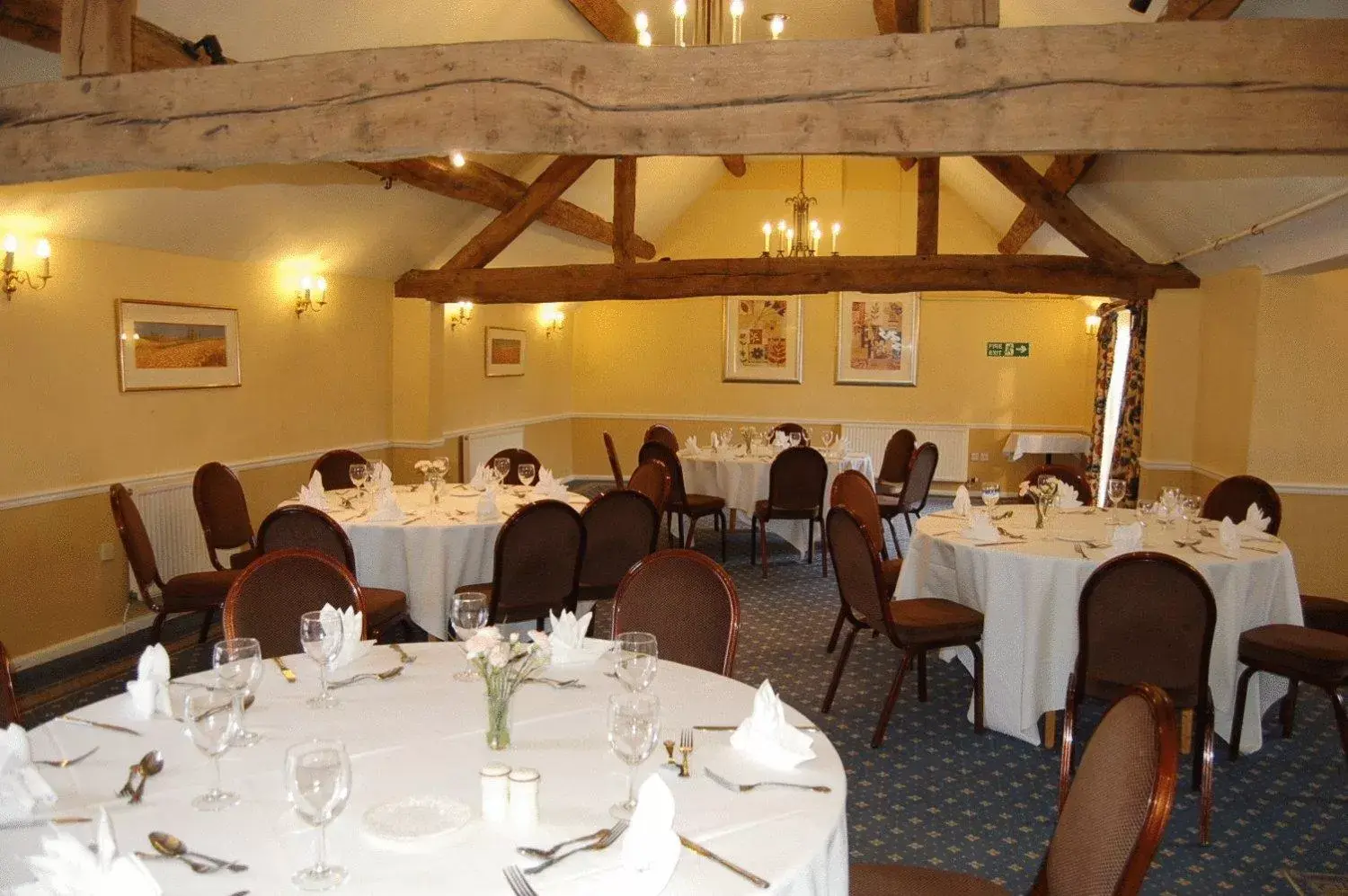Banquet/Function facilities, Restaurant/Places to Eat in Kings Court Hotel