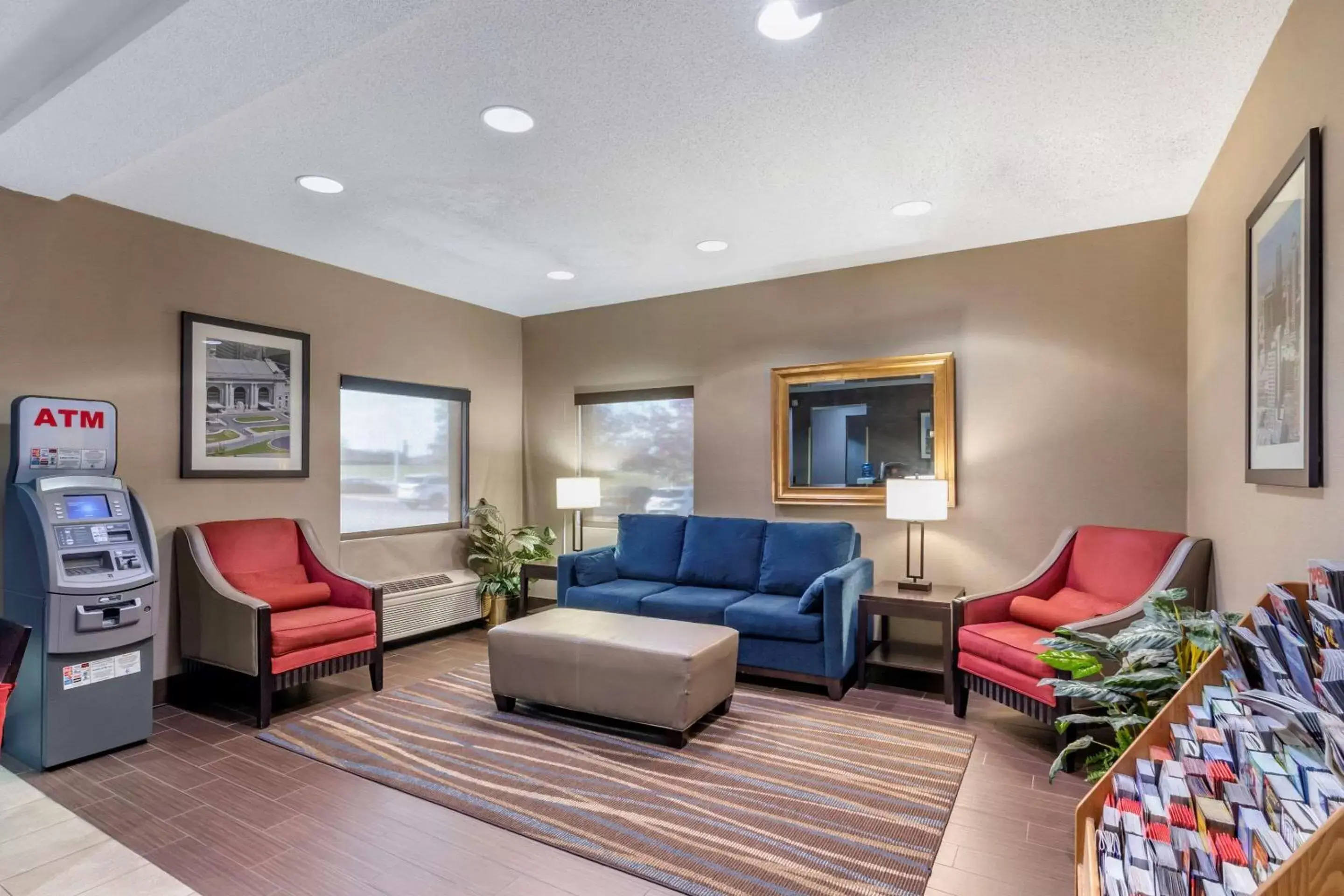 Lobby or reception, Seating Area in Comfort Inn & Suites Lees Summit -Kansas City