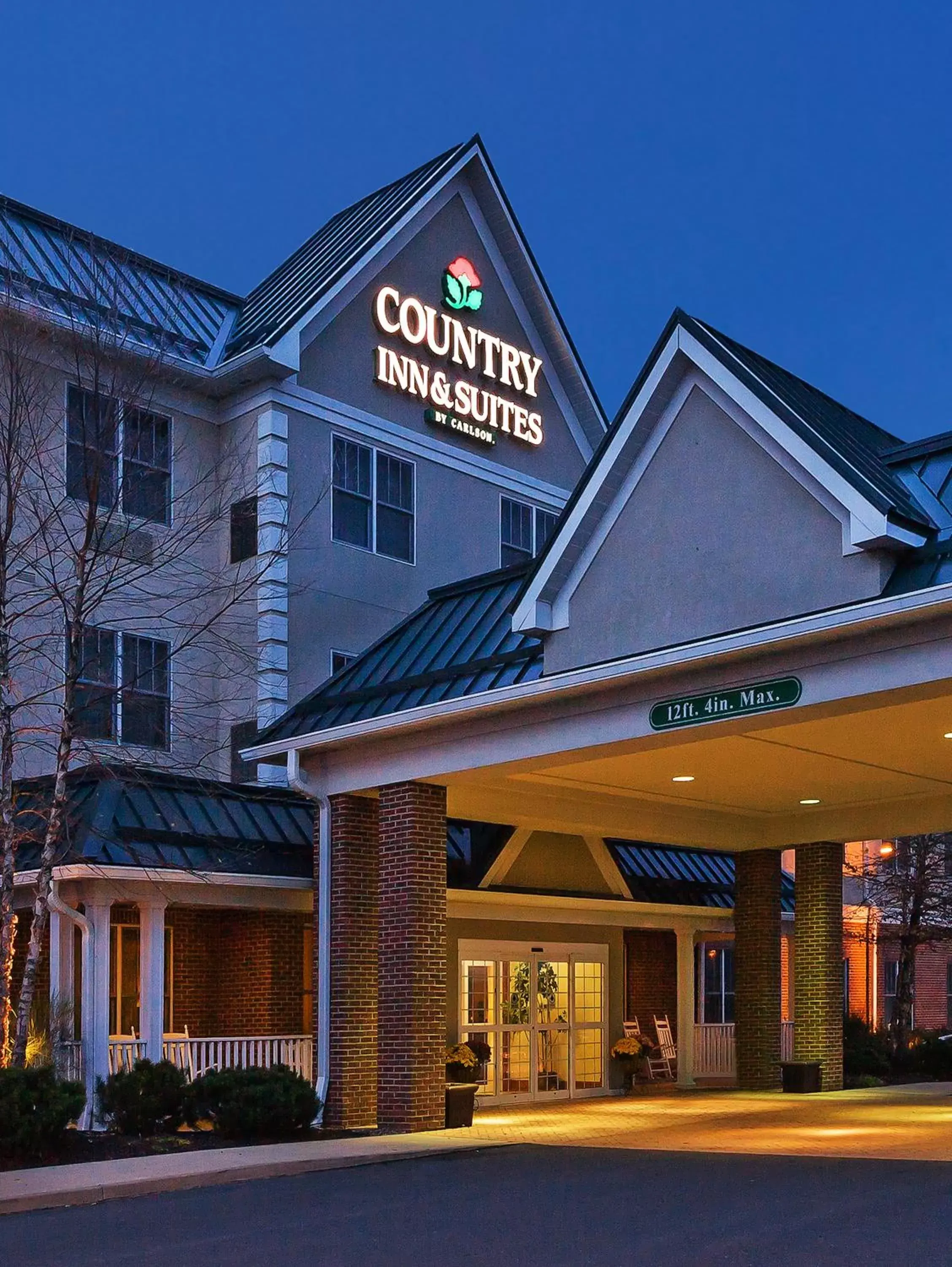 Facade/entrance, Property Building in Country Inn & Suites by Radisson, Lewisburg, PA