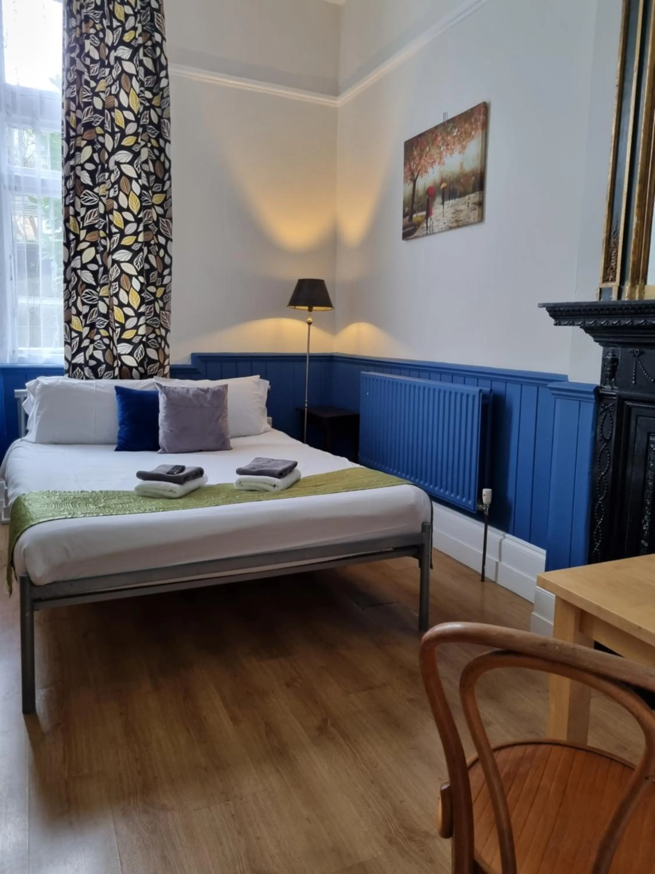 Property building, Bed in The Windmill Hotel