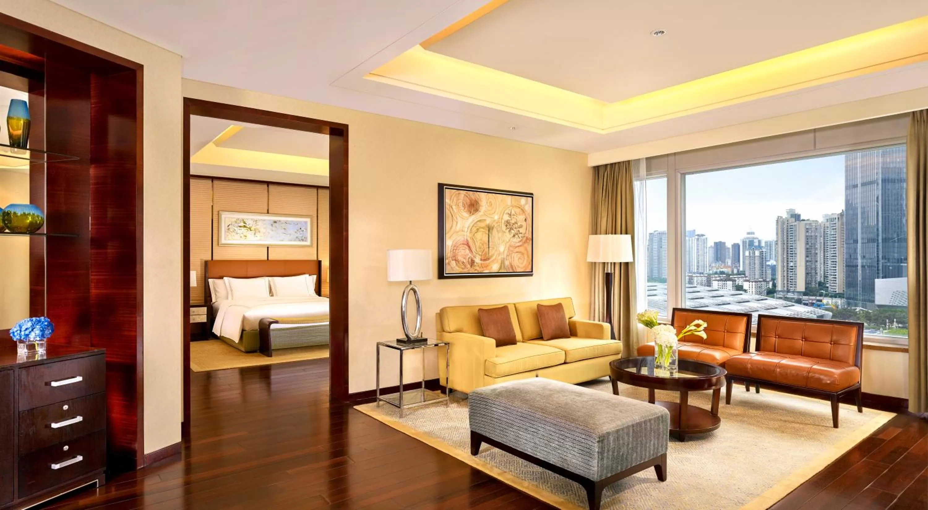 Seating area, Bed in The Ritz-Carlton, Shenzhen