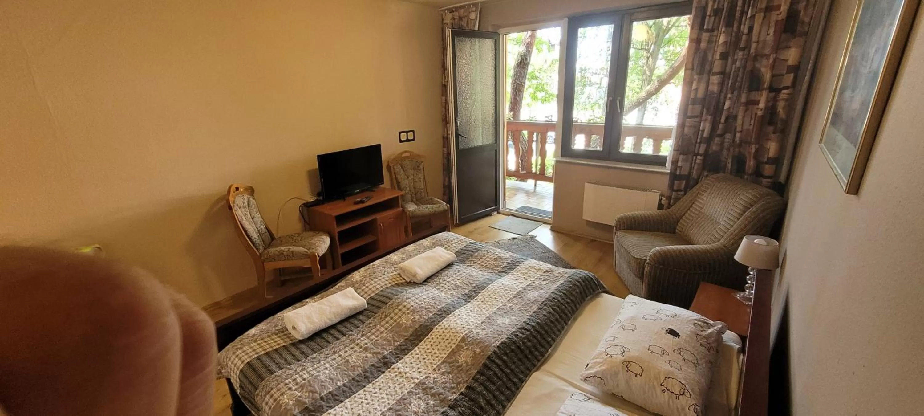 Bed in Dworek Pokoje Gościnne