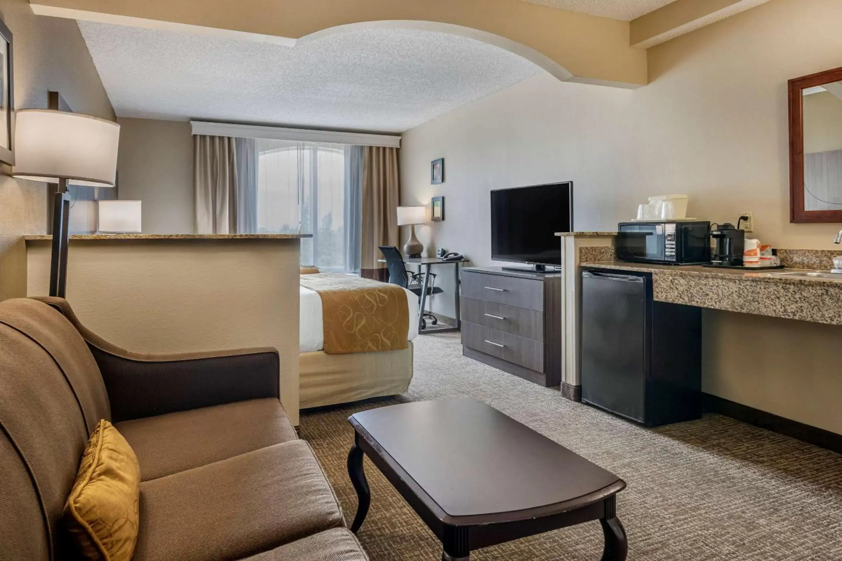 Queen Suite with Two Queen Beds and Hearing Accessible - Accessible/Non-Smoking in Comfort Suites Sawgrass