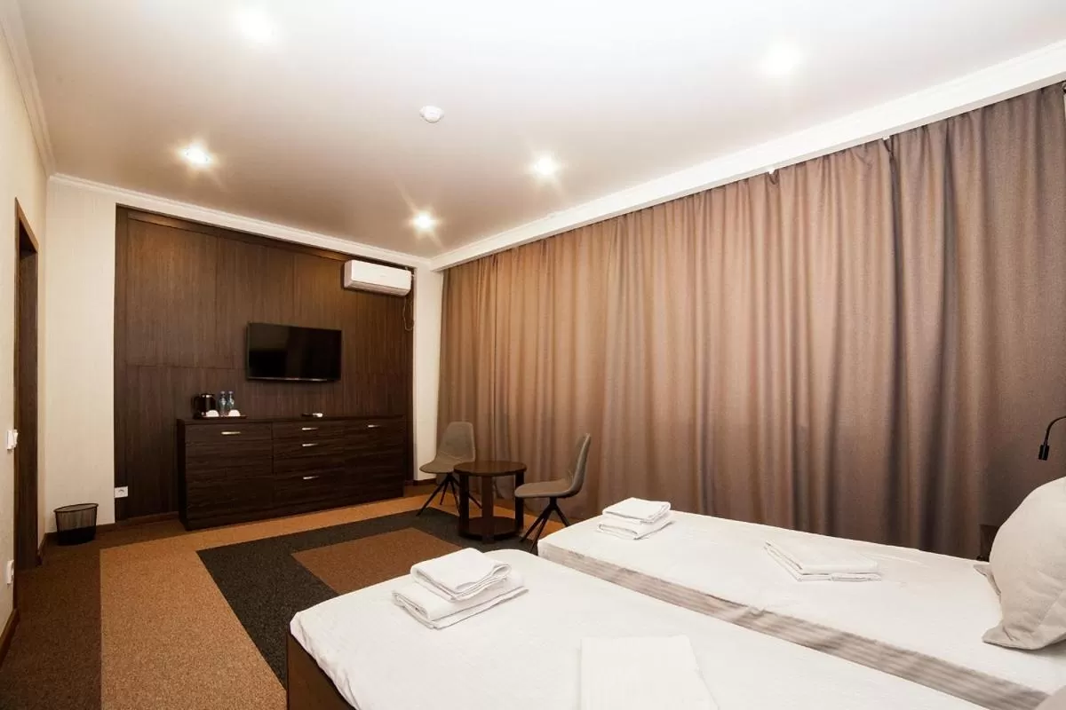 Photo of the whole room in Meridian