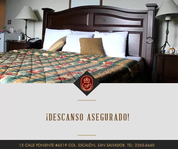 Bed in Hotel Mediterraneo Plaza