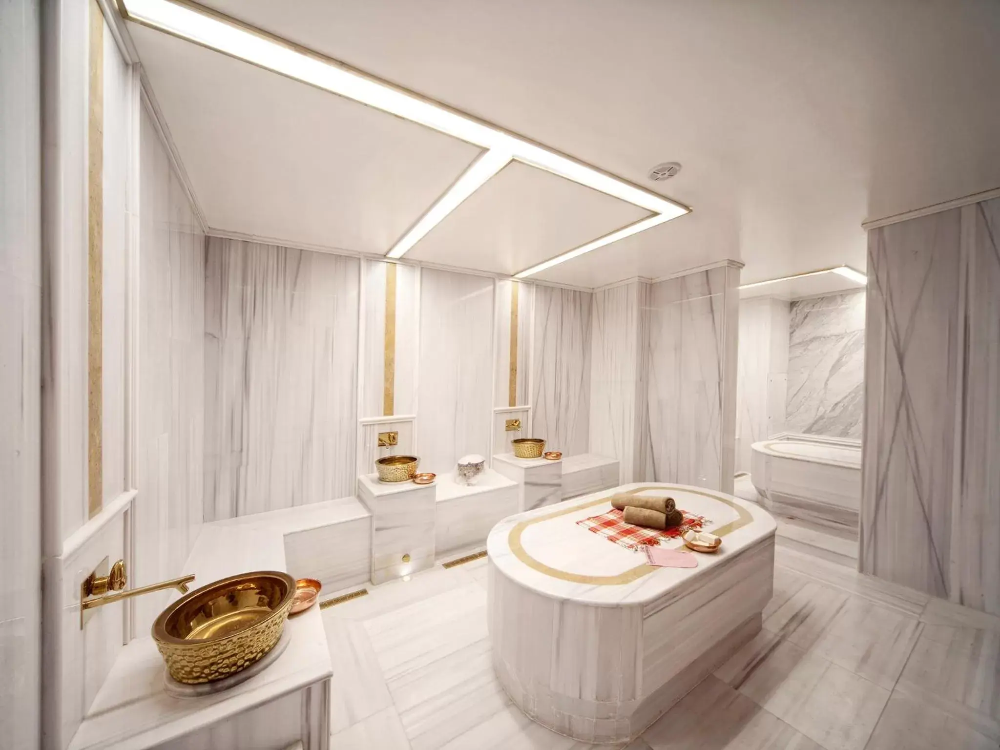 Public Bath, Bathroom in Grand Hotel de Pera