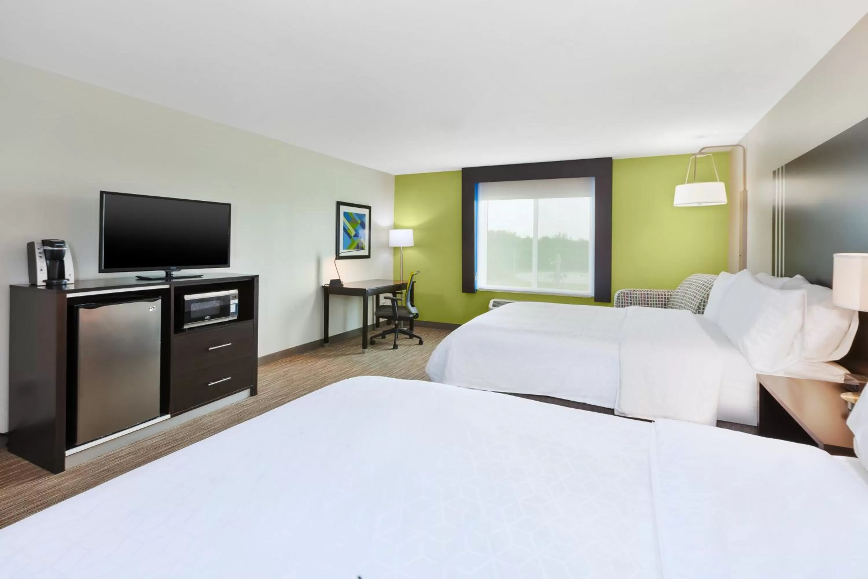 Photo of the whole room, Bed in Holiday Inn Express & Suites - Effingham by IHG